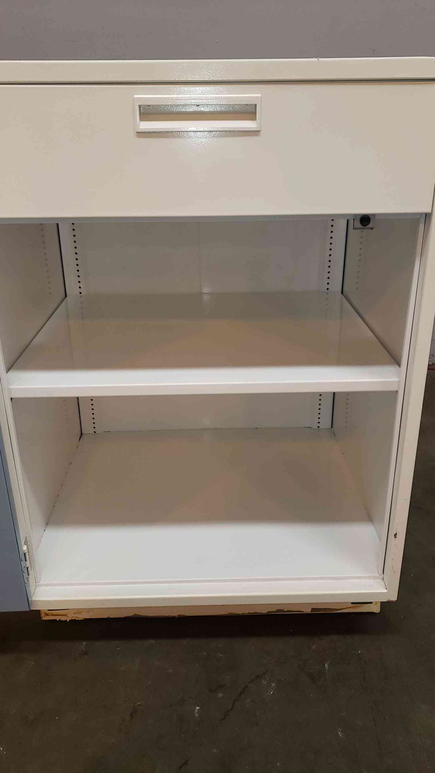 White 2' Fisher Hamilton Casework W/ 1 Door 1 Drawer(3873AA)