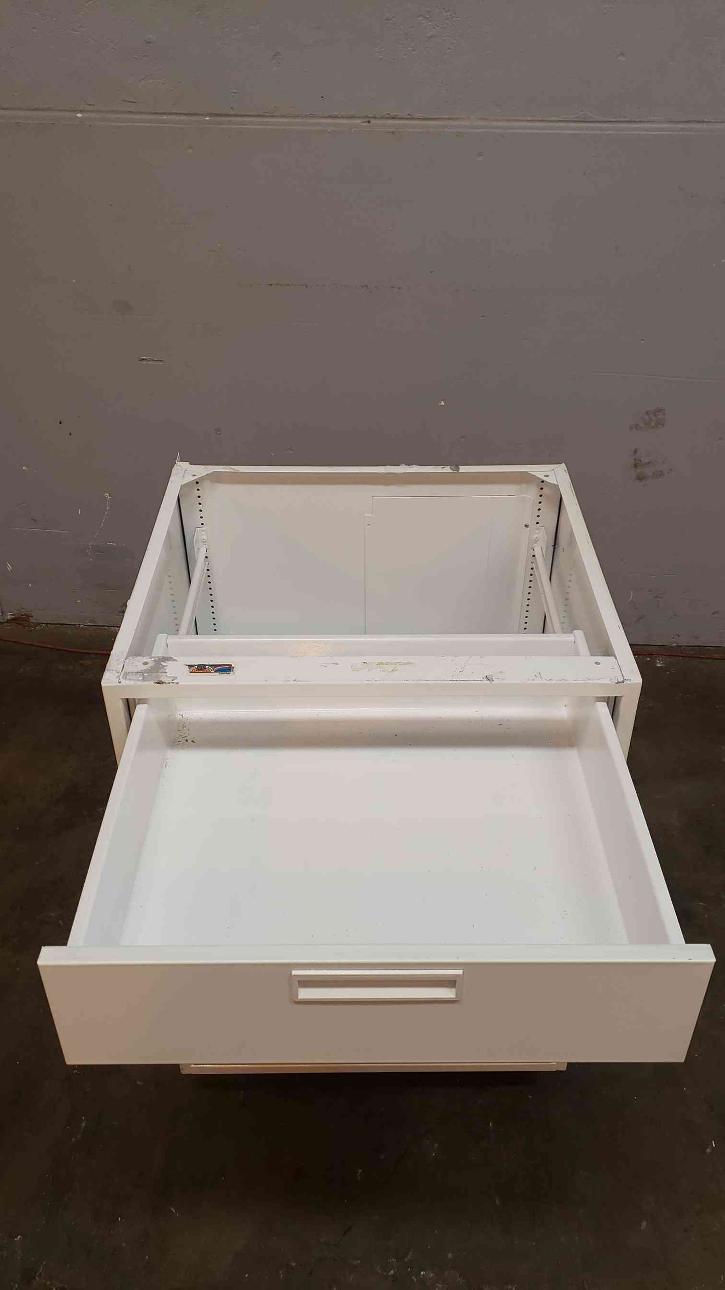 White 2' Fisher Hamilton Casework W/ 1 Door 1 Drawer(3873AA)