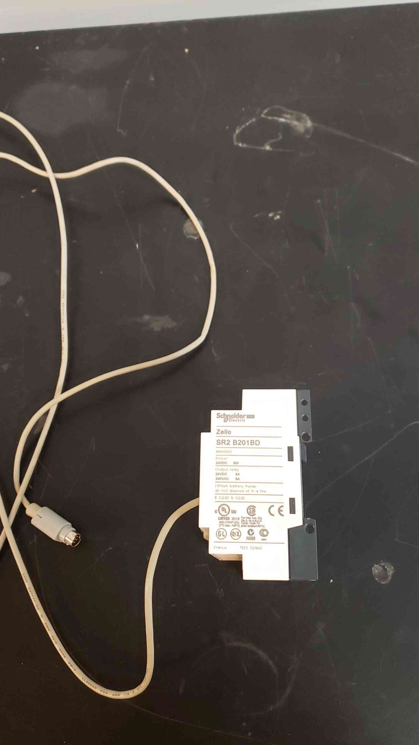 Schneider Electric SR2 B201BD Smart Relay (SKU: 2387AA)(2387AA)