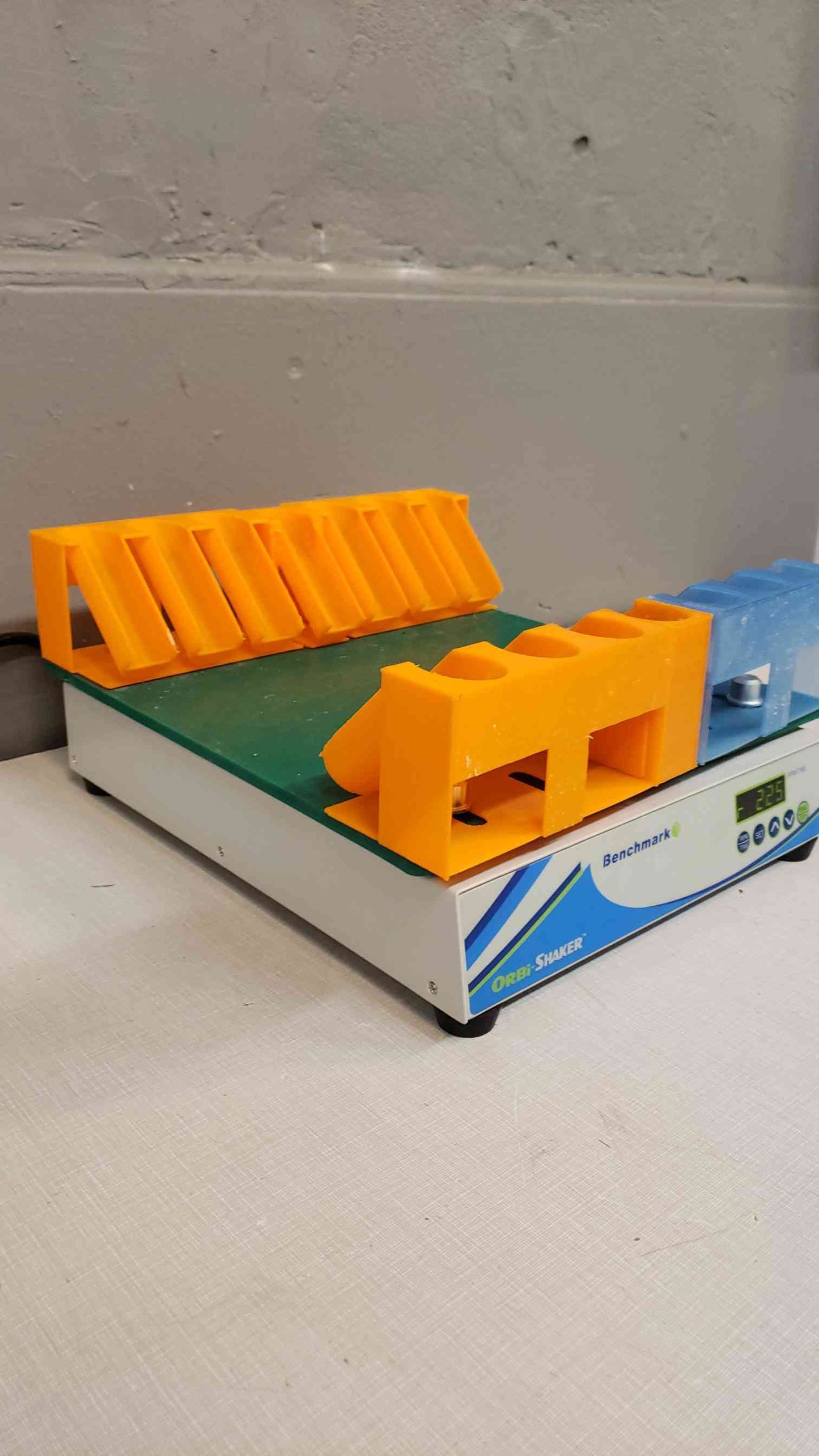 Benchmark Orbi-Shaker