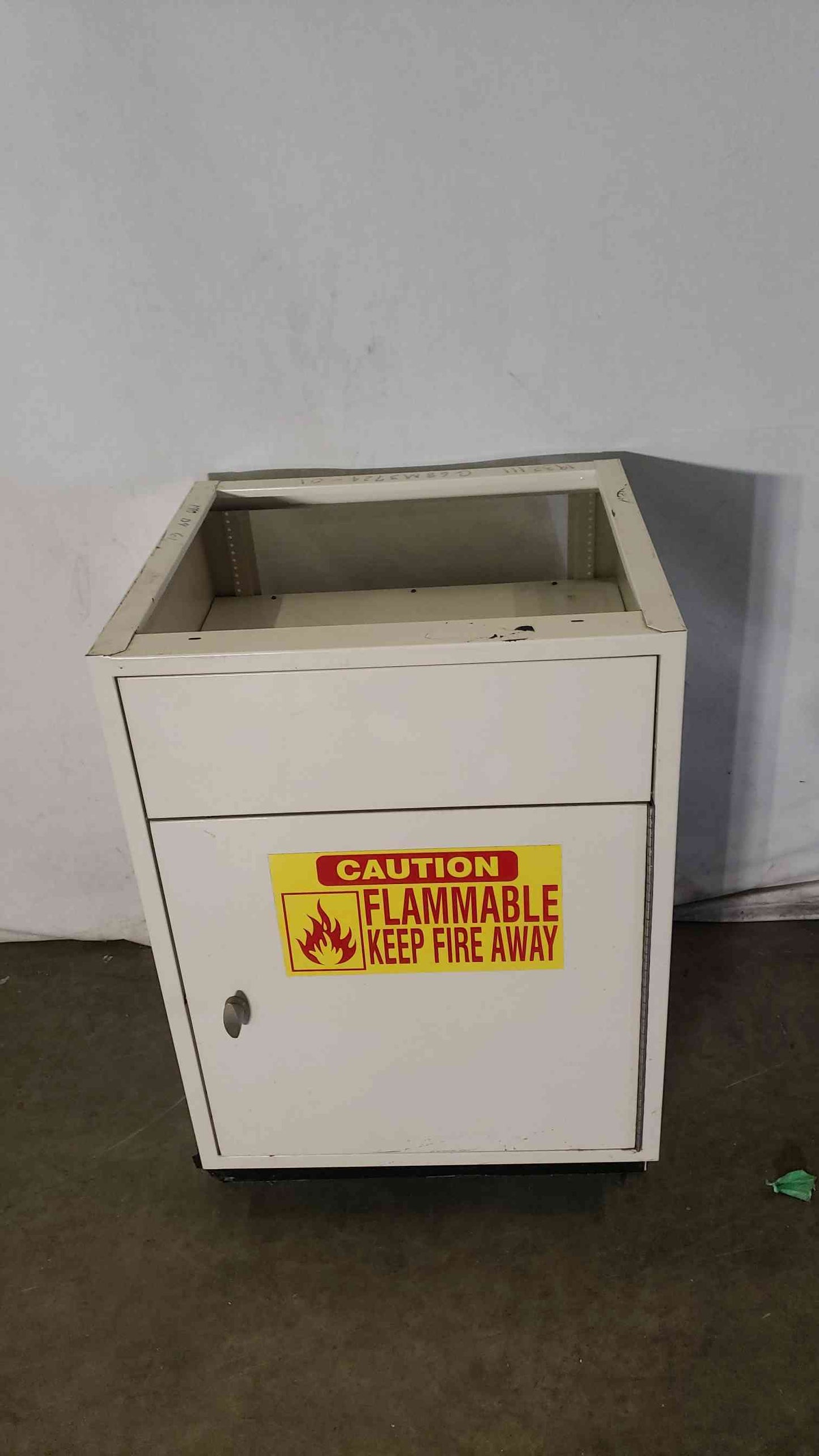 24x22x35 Flammable Cabinet(100183)