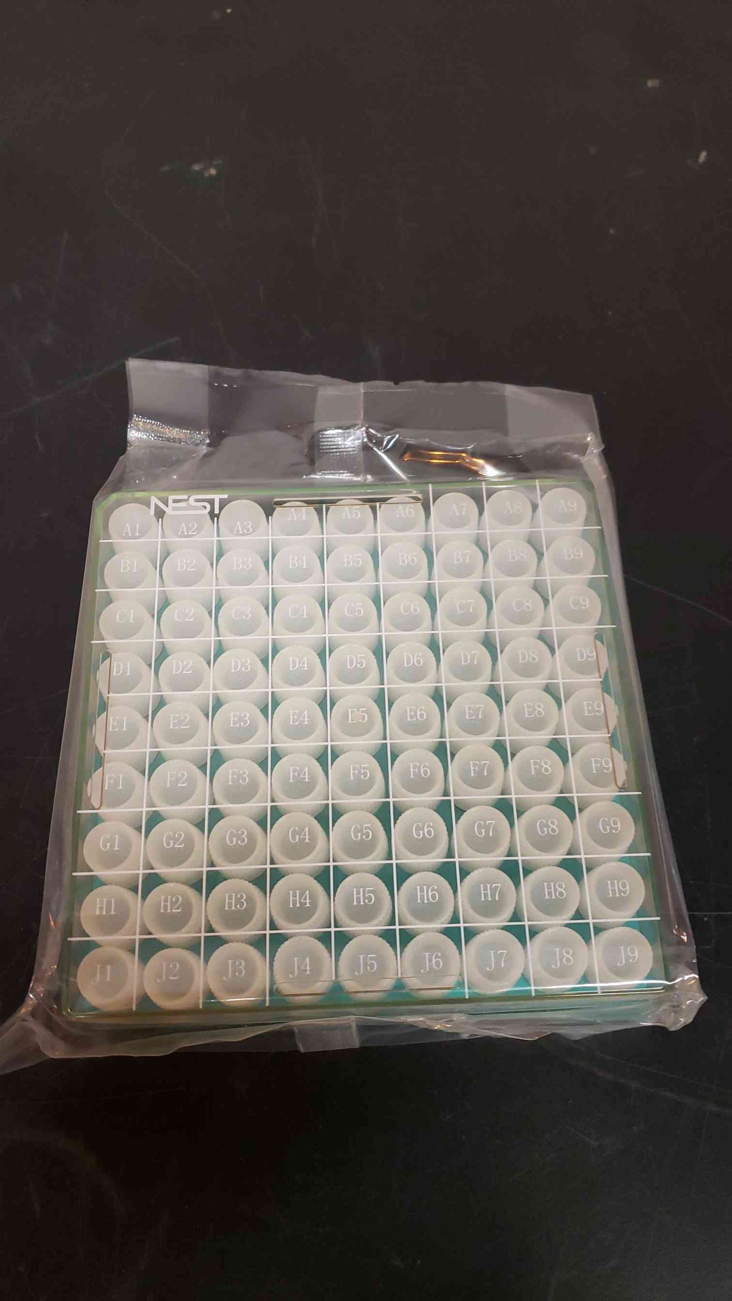 Qty 1296 Case Nest Biotechnology 0.5mL Cryogenic Vial Racked (9x9) Self-Standing, External Thread Polypropylene, Non-pyrogenic Rnase/Dnase Free Sterile