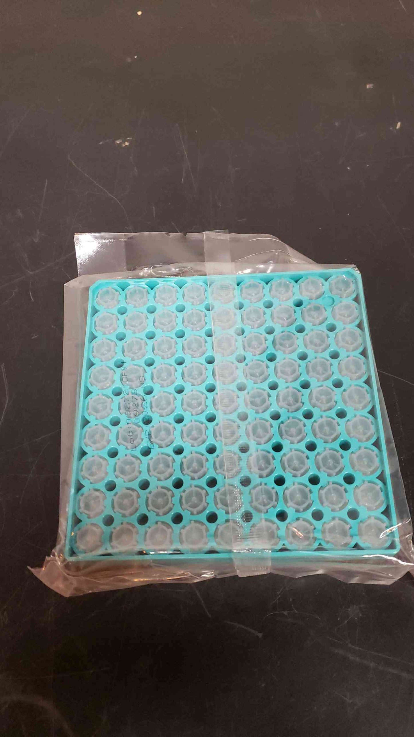 Qty 1296 Case Nest Biotechnology 0.5mL Cryogenic Vial Racked (9x9) Self-Standing, External Thread Polypropylene, Non-pyrogenic Rnase/Dnase Free Sterile