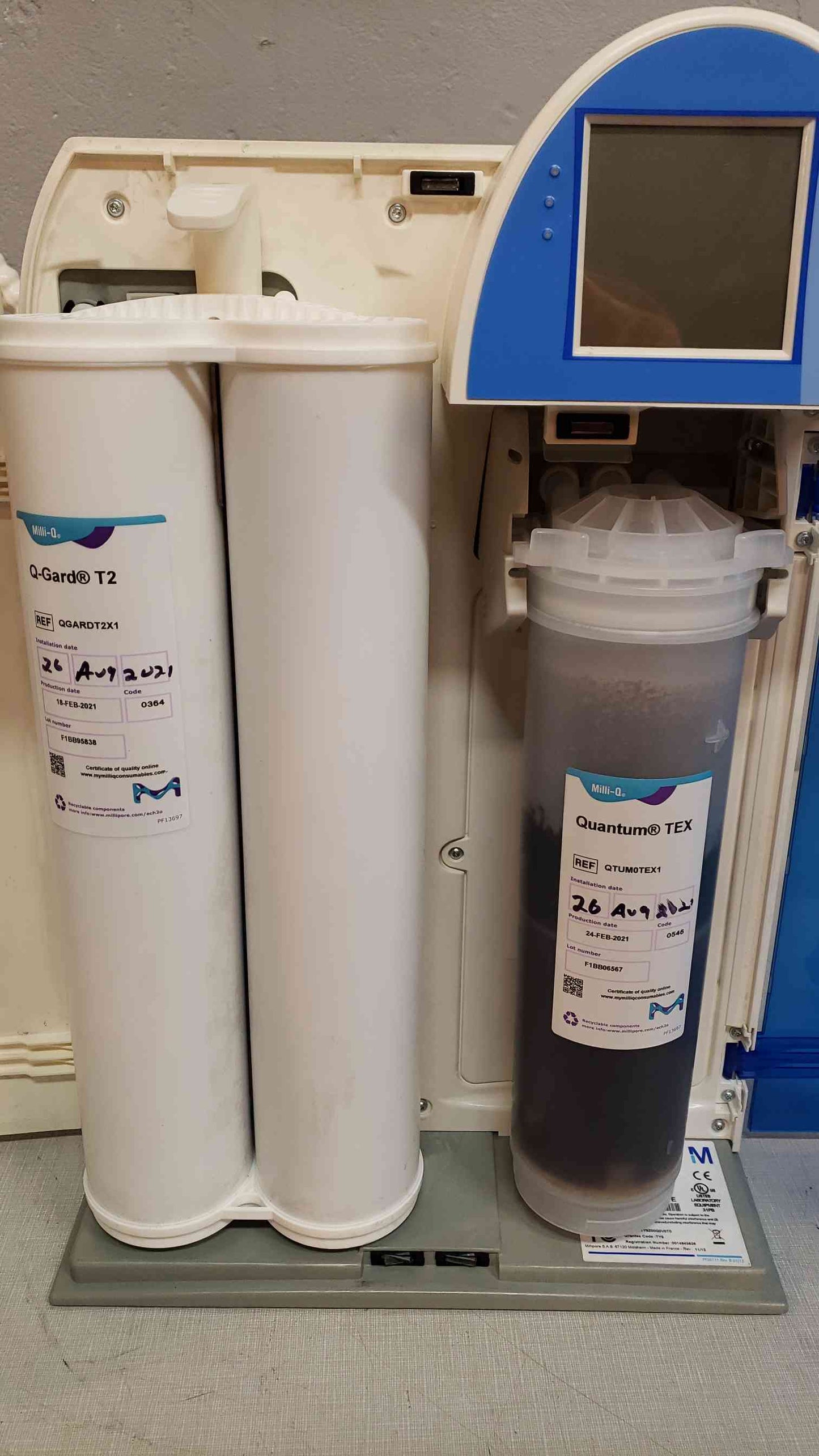 Milli-Q Advantage W/ Q-Pod Dispenser Water Purification System(1861AA)