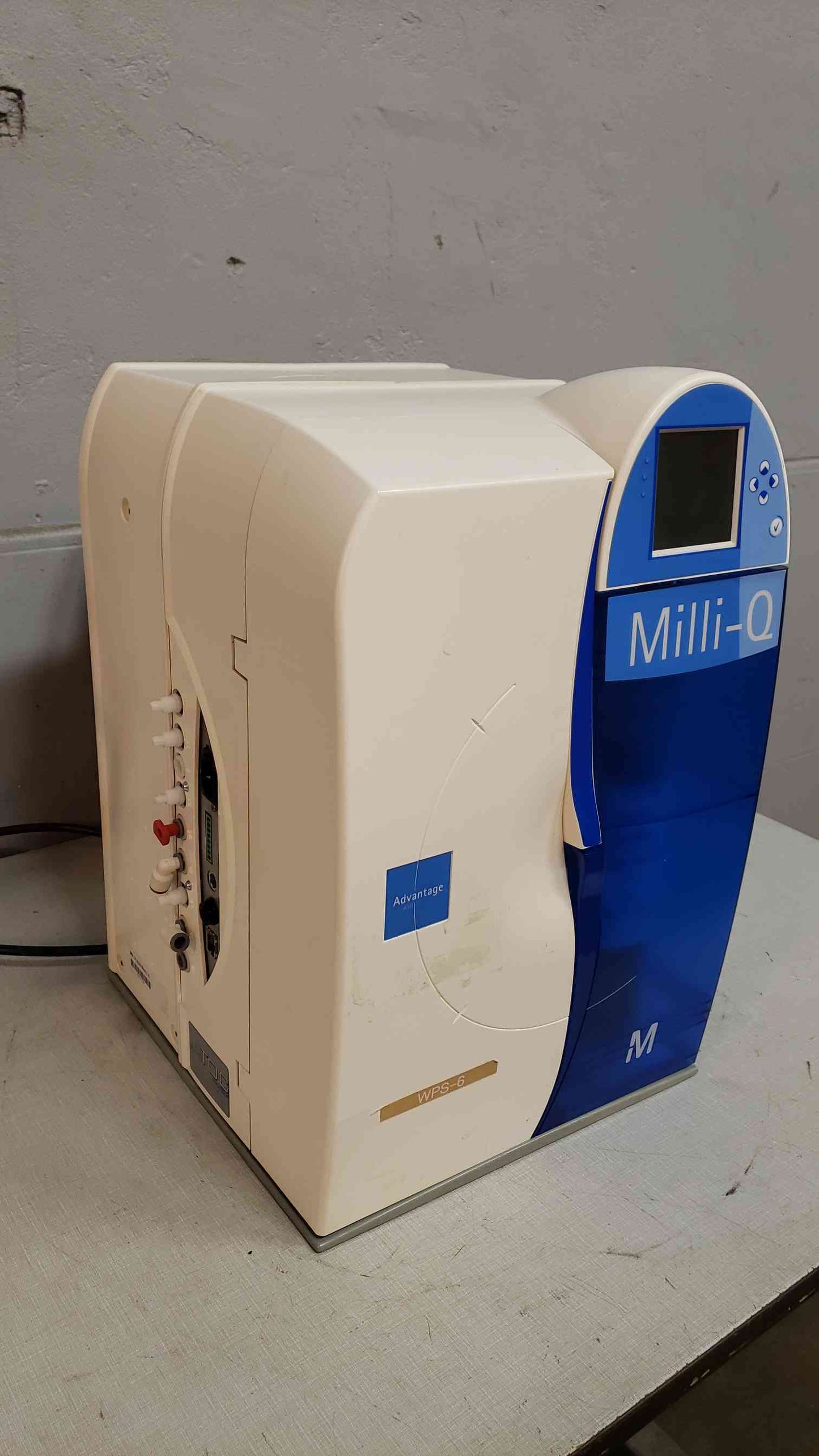 Milli-Q Advantage W/ Q-Pod Dispenser Water Purification System(1861AA)