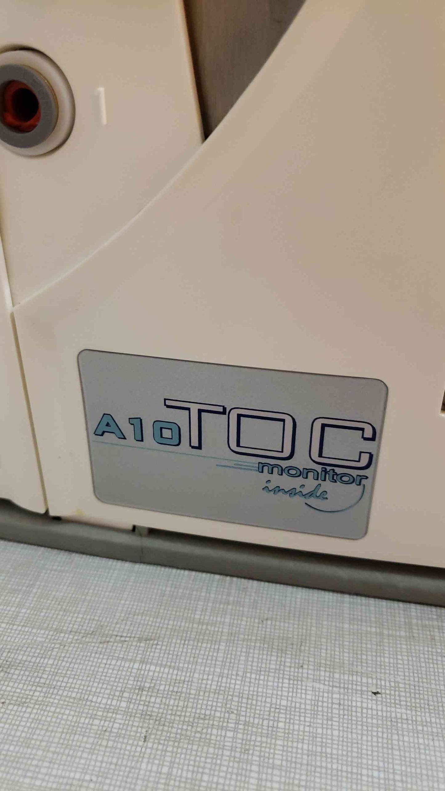 Milli-Q Advantage W/ Q-Pod Dispenser Water Purification System(1861AA)