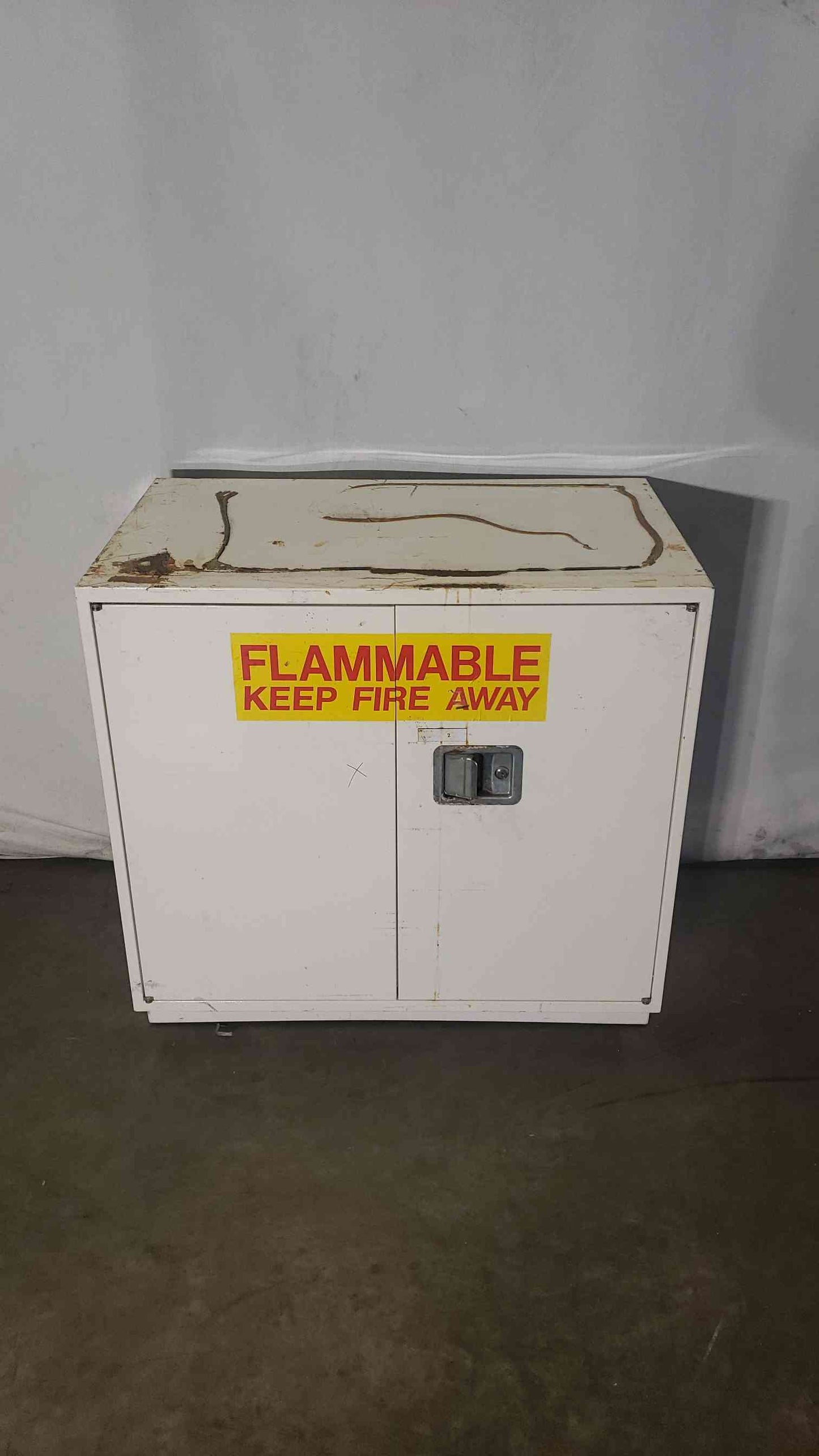 36x22x35 Flammable White Cabinet(100152)