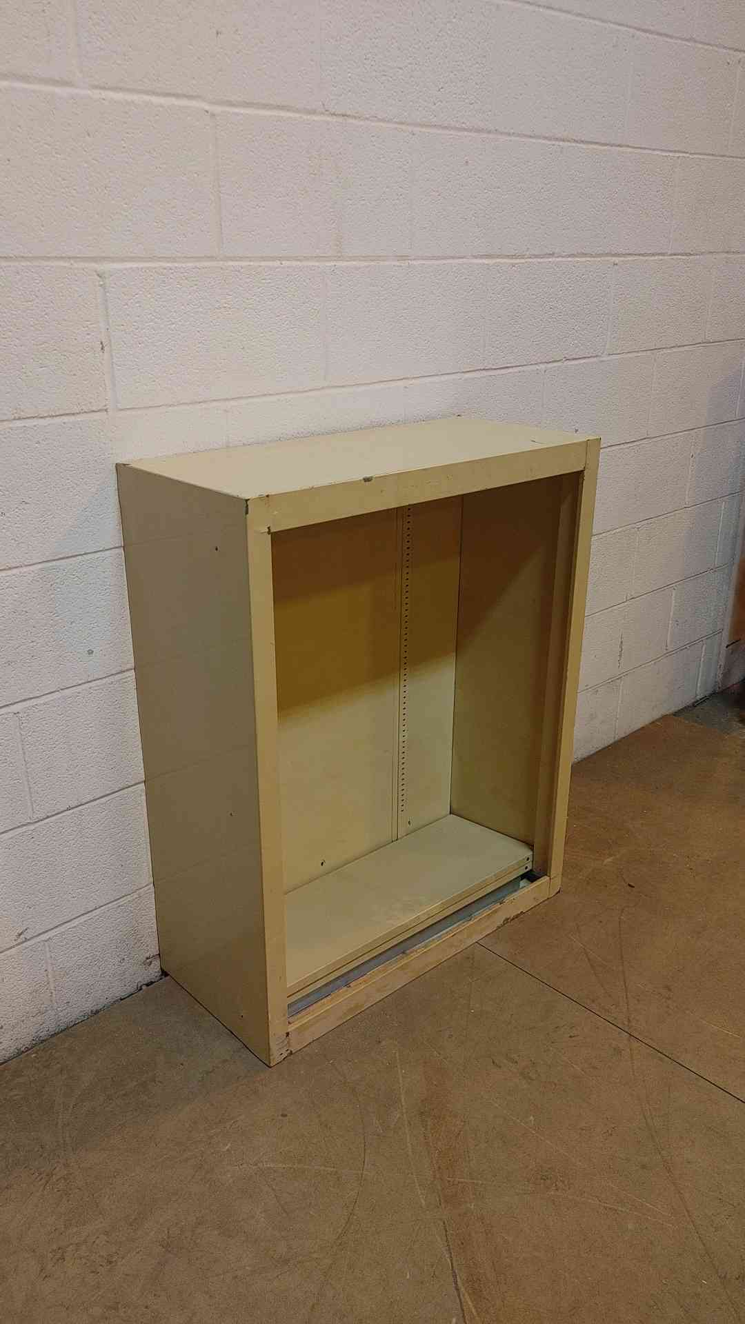 29" Overhead Cabinet No Doors (Q16610)(Q16610)