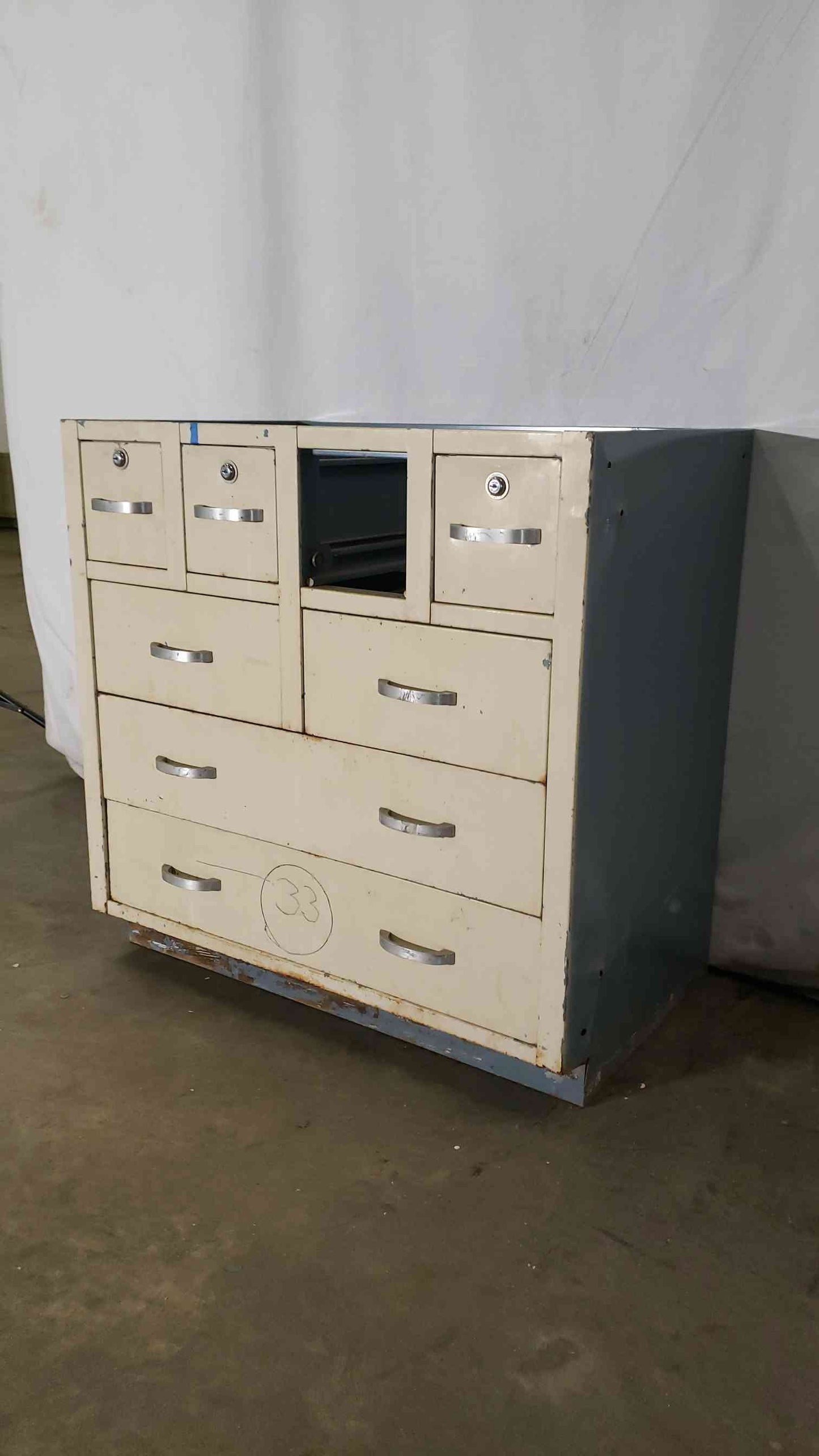 35x22x35 8 Drawer Casework(100552)