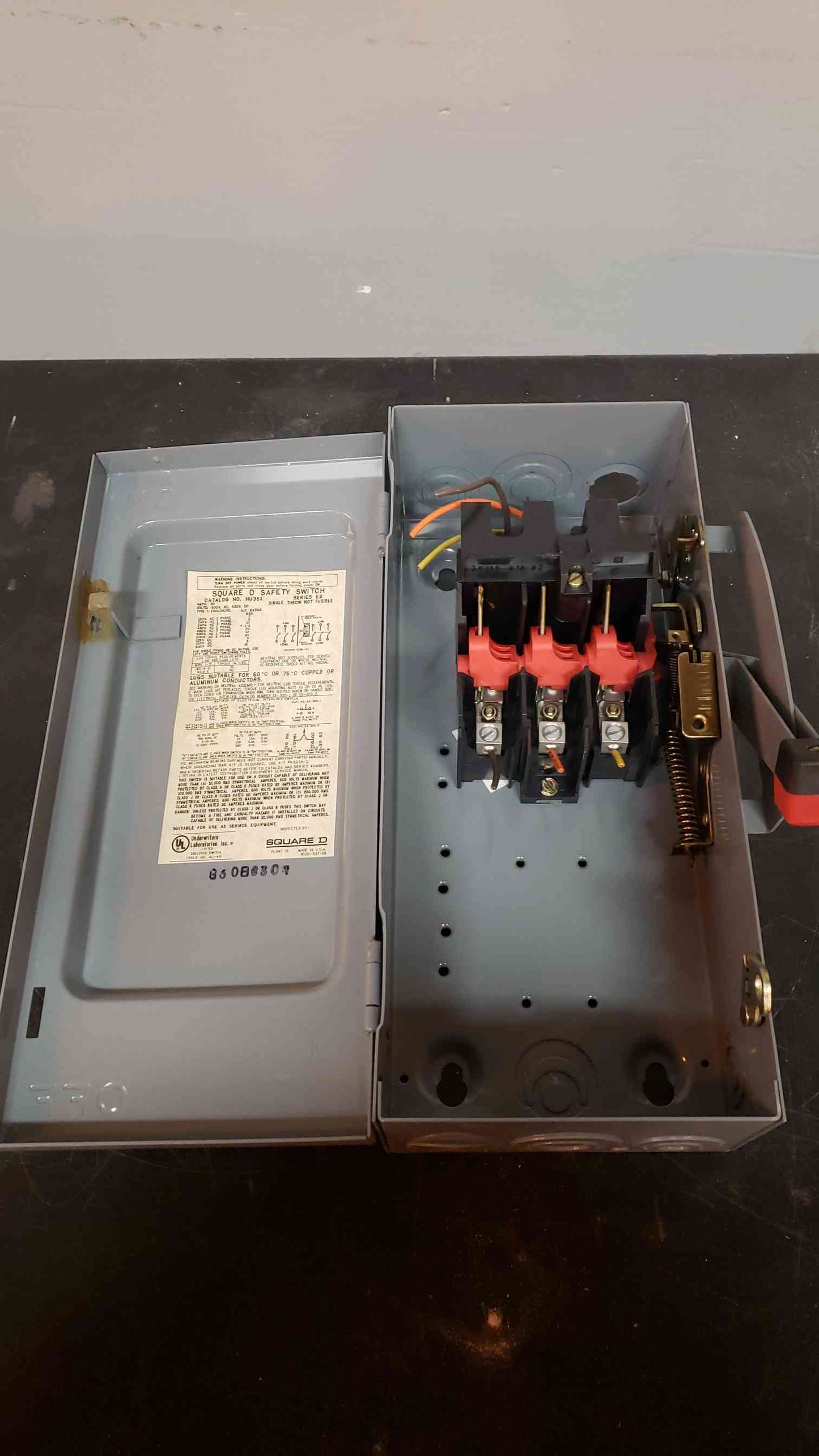30A Square D Heavy Duty Safety Switch HU361 (SKU: 3926AA)(3926AA)