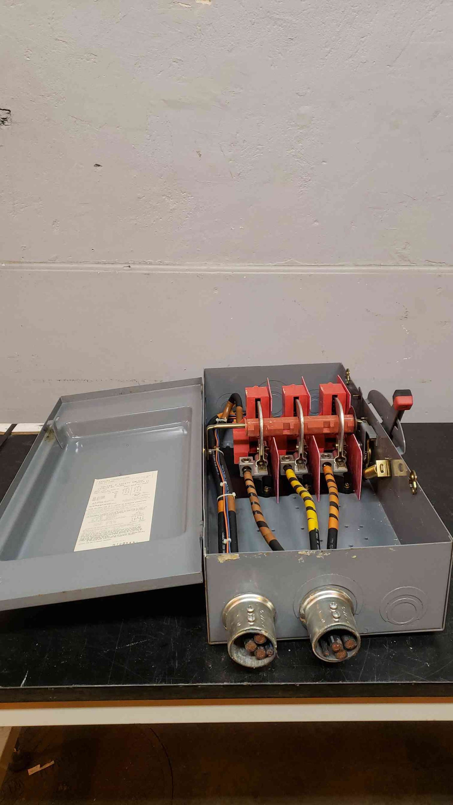 200A Square D 200 Amp Heavy Duty Safety Switch HU364 (SKU: 4956AA)(4956AA)