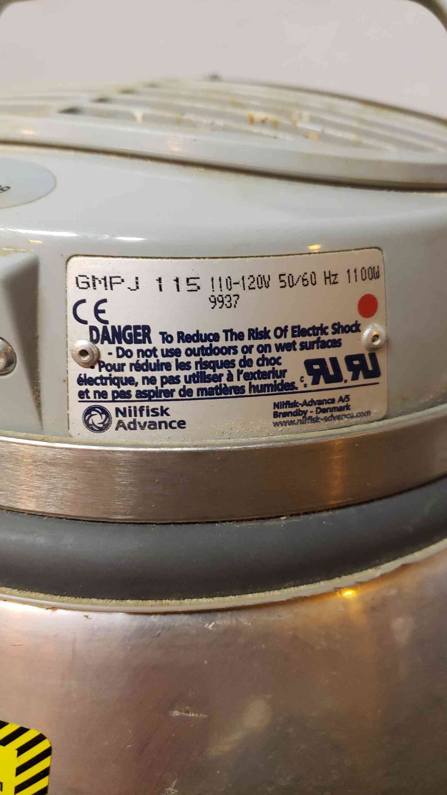 NILFISK GS/GM 810 Dust Vacuum (SKU: 1994AA)(1994AA)