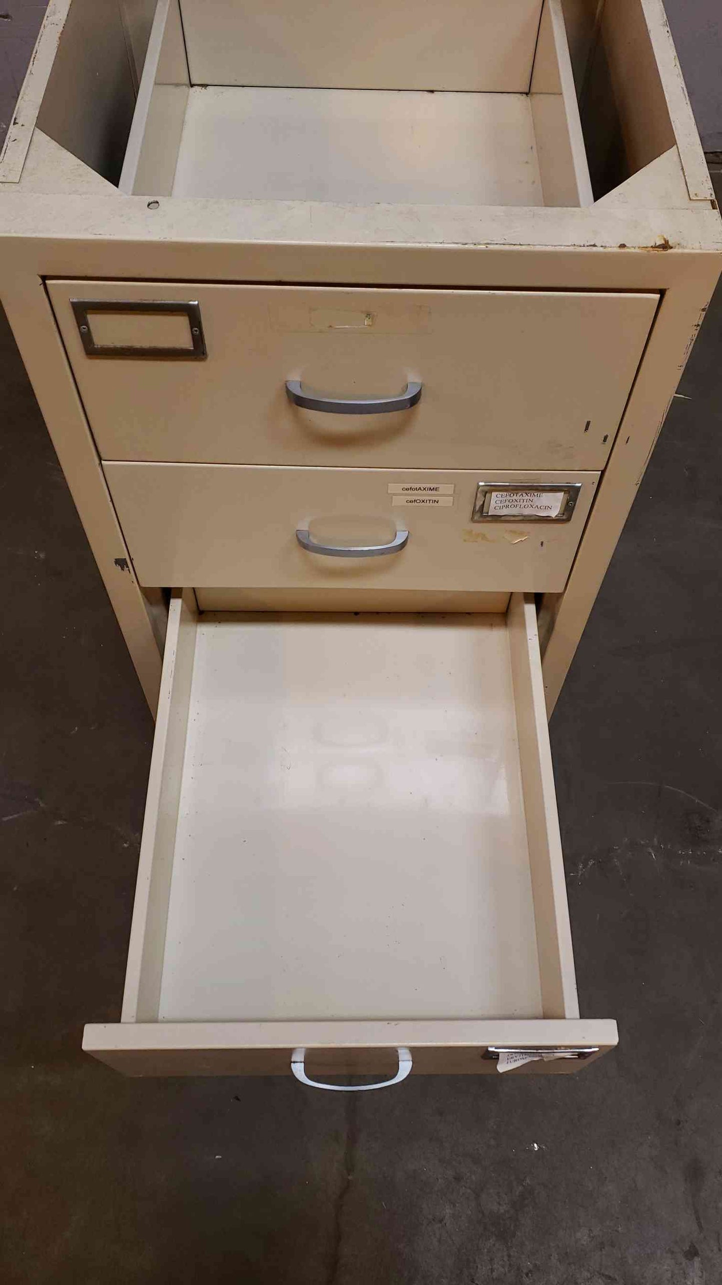 Duralab 1'7" Drawer Casework (SKU: 2500AA)(2500AA)