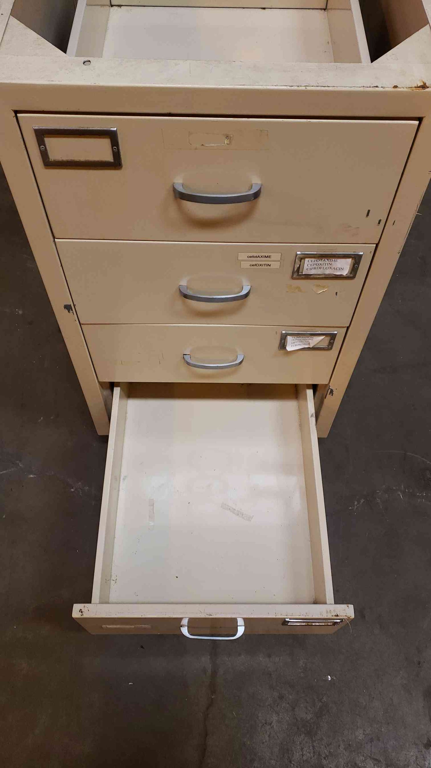 Duralab 1'7" Drawer Casework (SKU: 2500AA)(2500AA)