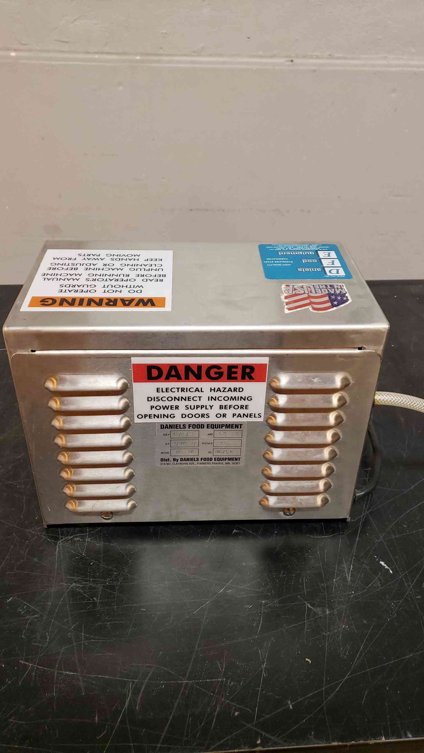 DVTS-30 Daniels 25 Lb. Vacuum Tumbler/Marinader '21 (SKU: 2990AA)(2990AA)