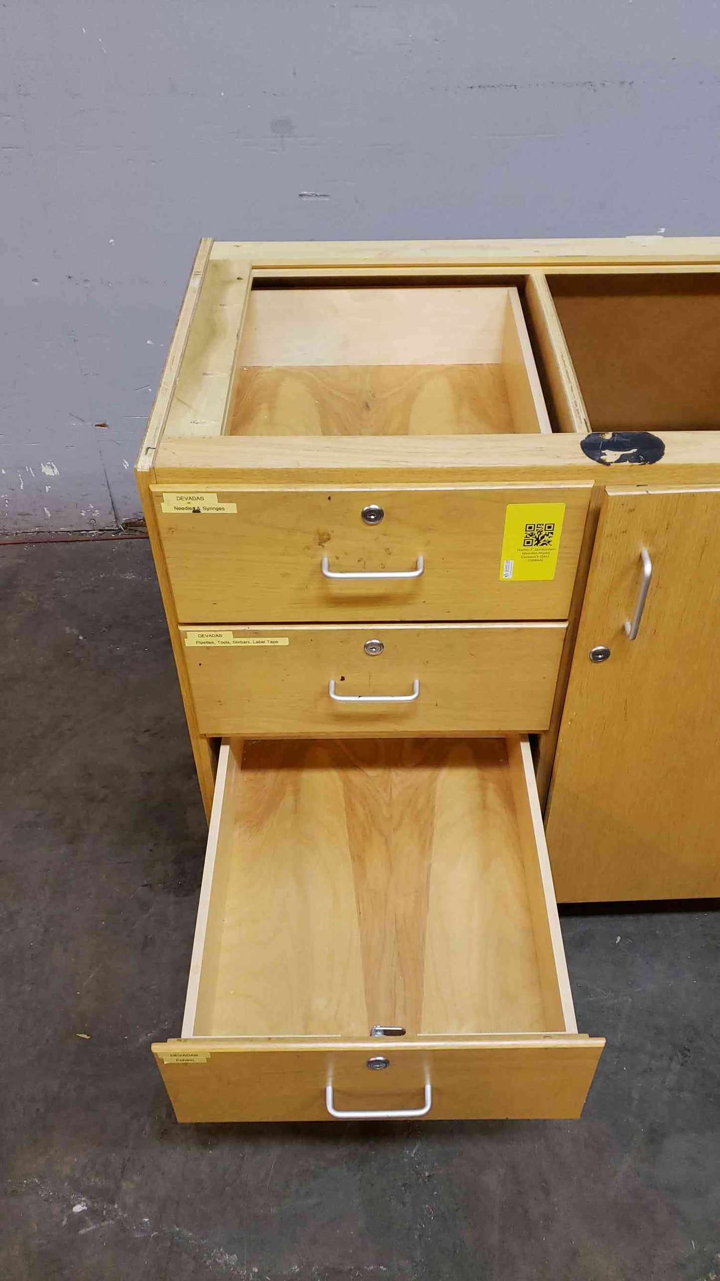 3' Jamestown Wooden Mixed Casework (SKU: 3508AA)(3508AA)