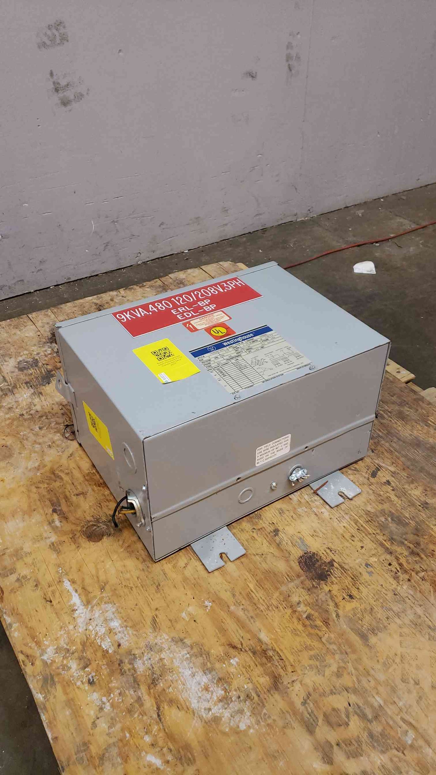 Westinghouse 9KVA Dry Type Transformer 480v x 208/120v Y48D28T09N SKU: 2953(2953AA)
