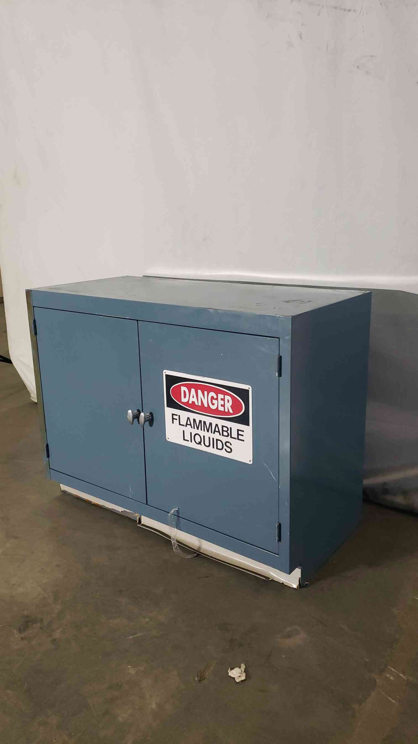47x22x35 Flammable Casework(100163)