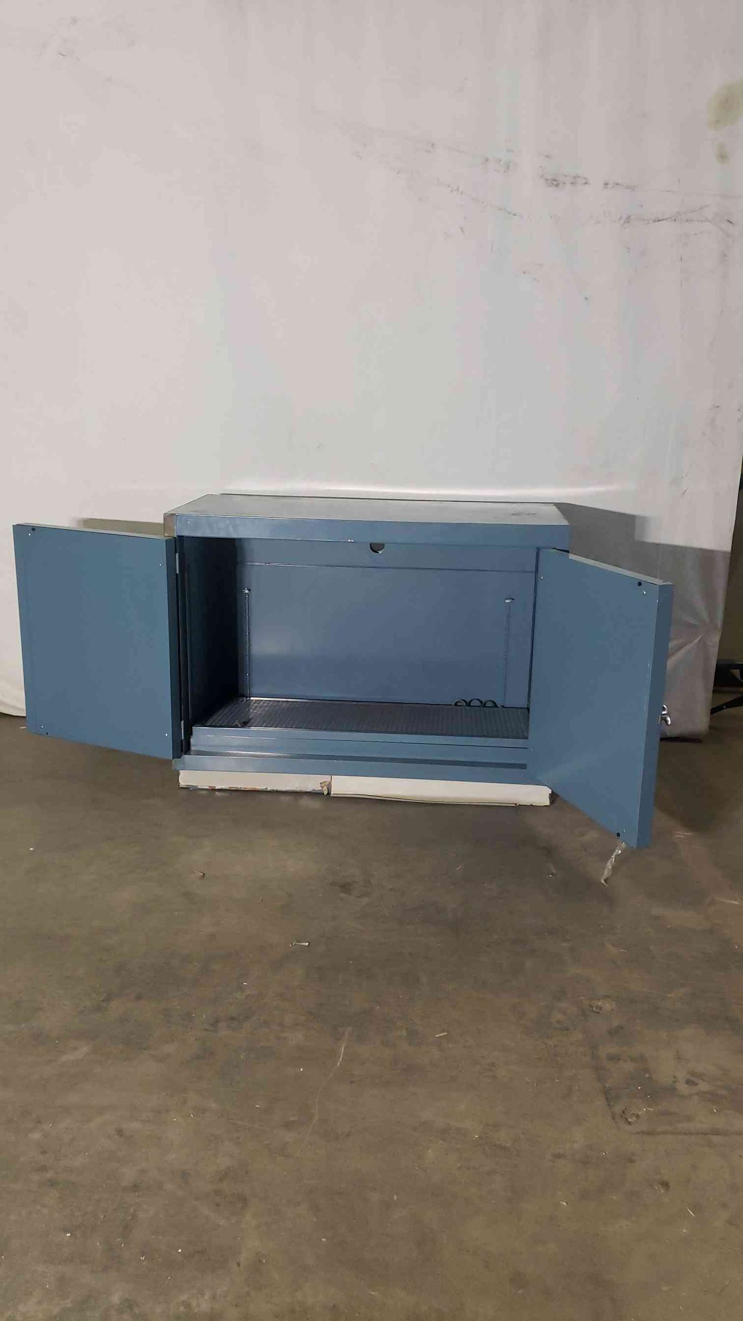 47x22x35 Flammable Casework(100163)