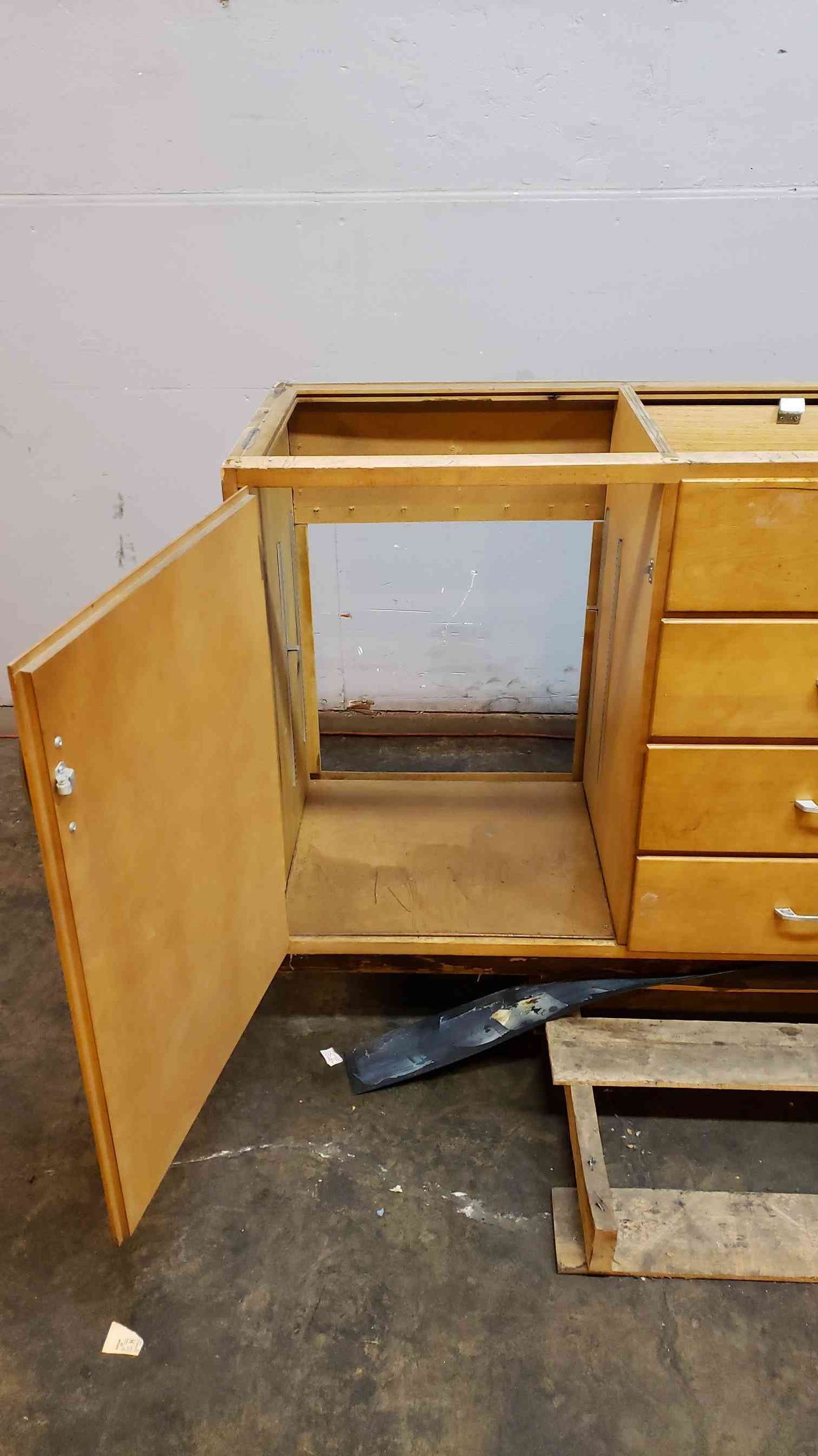 6' Wooden Kewaunee Casework W/ 4 Drawers 2 Doors (1374AA)(1374AA)
