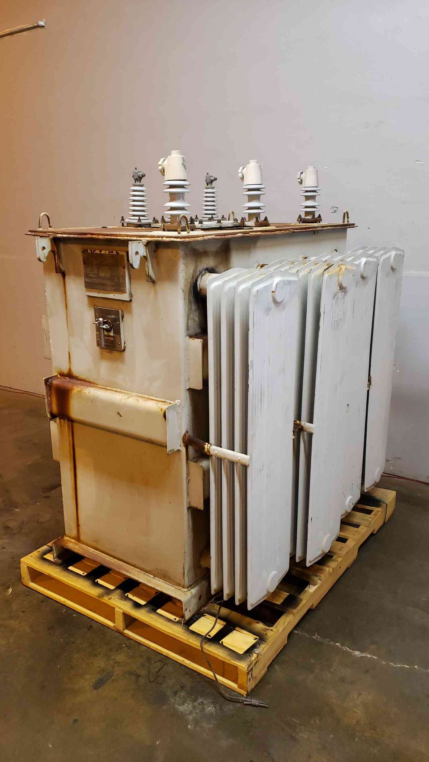 DELTA STAR 500 KVA Transformer 13200v x 4800v(100009)