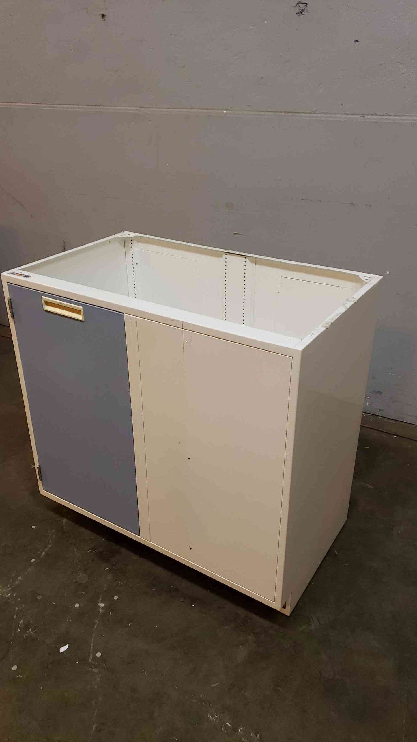 3' Fisher Hamilton Corner Cabinet (SKU: 1957AA)(1957AA)