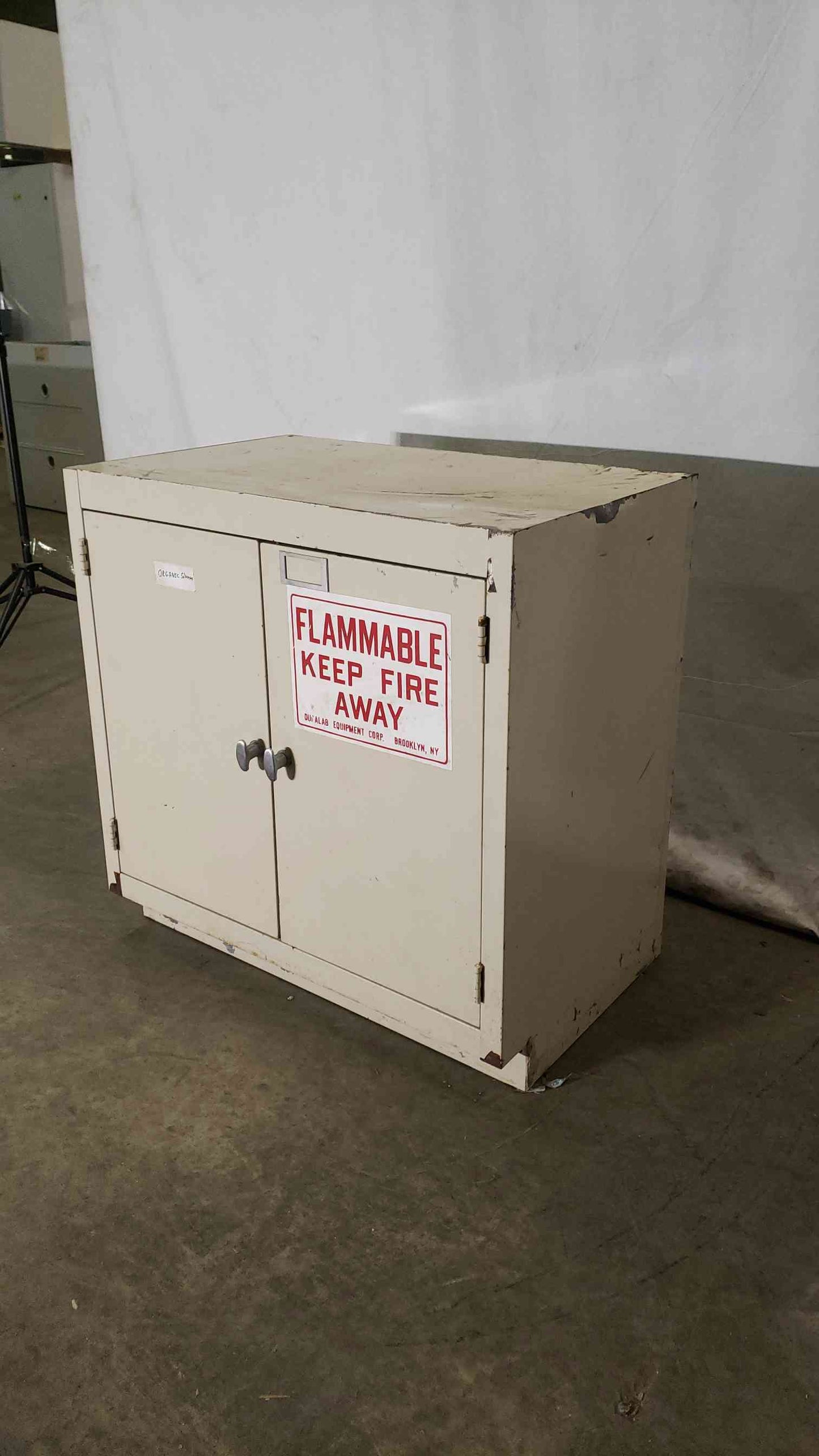 35x22x35 Flammable Tan Cabinet(100236)