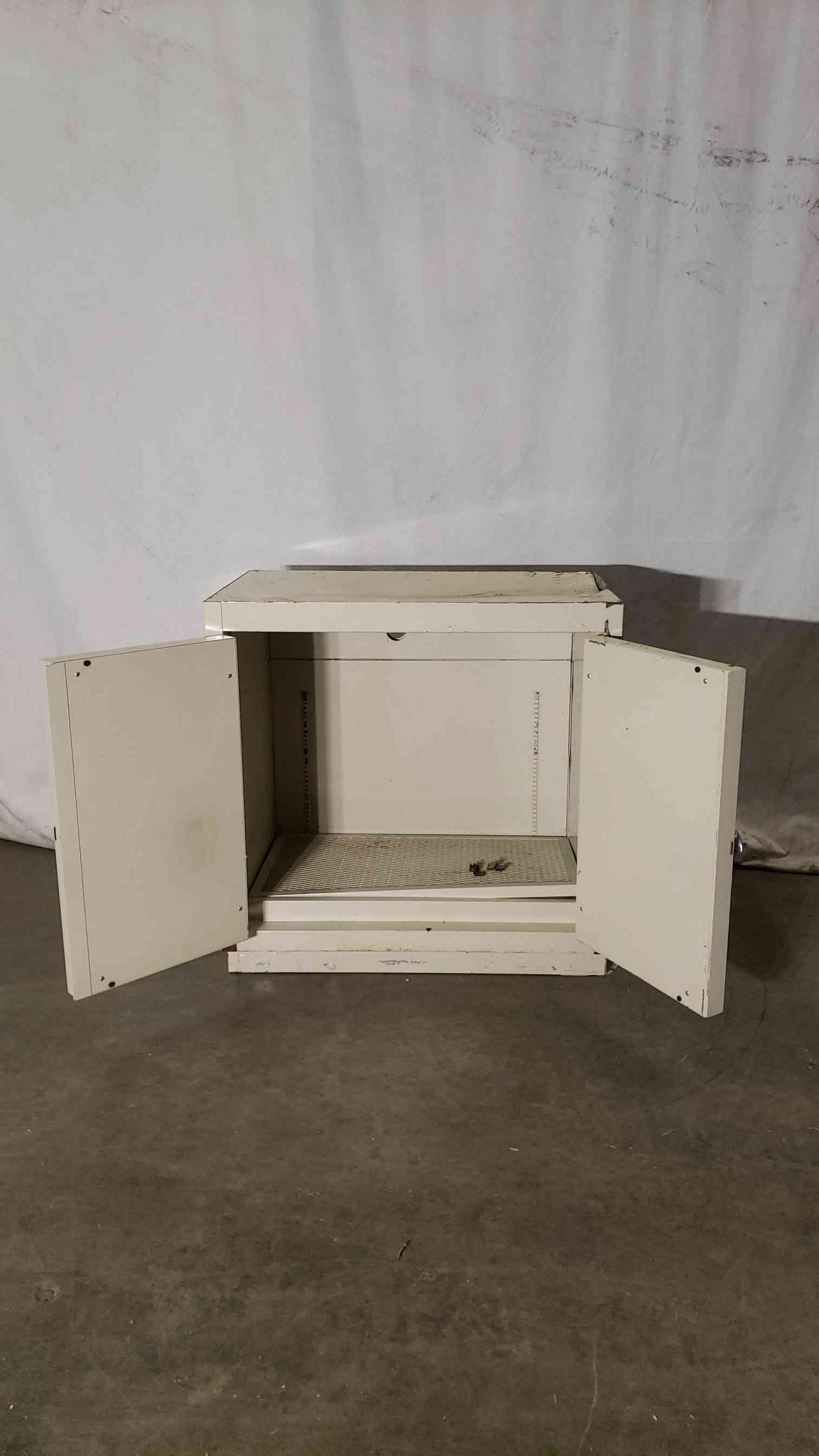35x22x35 Flammable Tan Cabinet(100236)