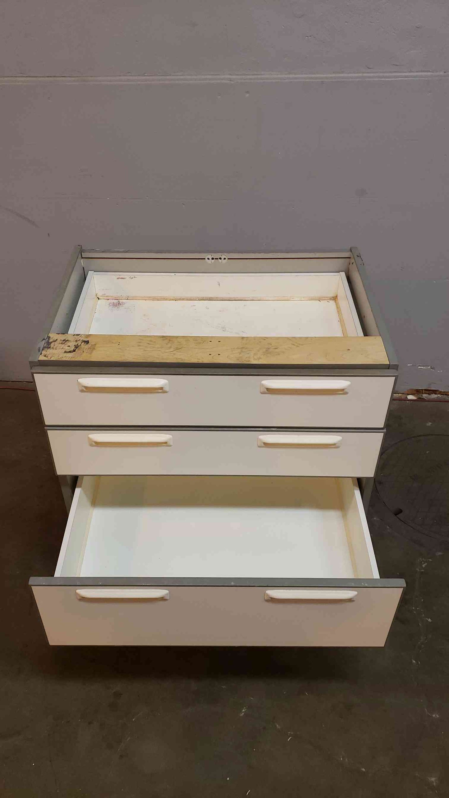 30" Recessed Wooden Casework W/ 4 Drawers(Q16663)