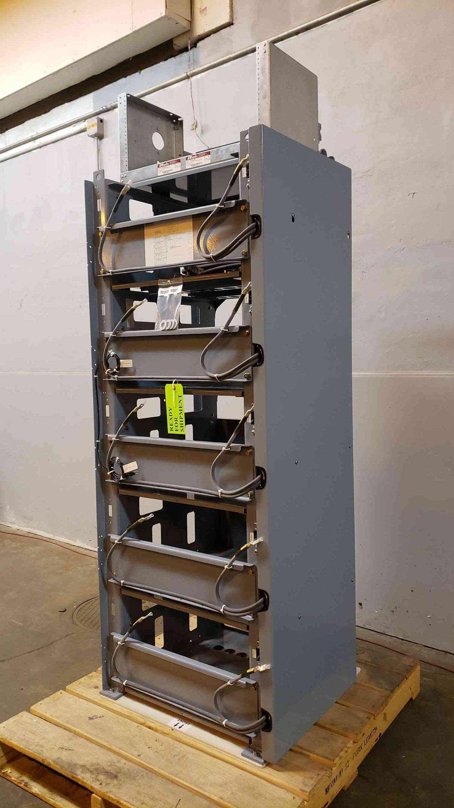 NEW Charles Industries 10 String Battery Rack w/ Disconnects(100587)