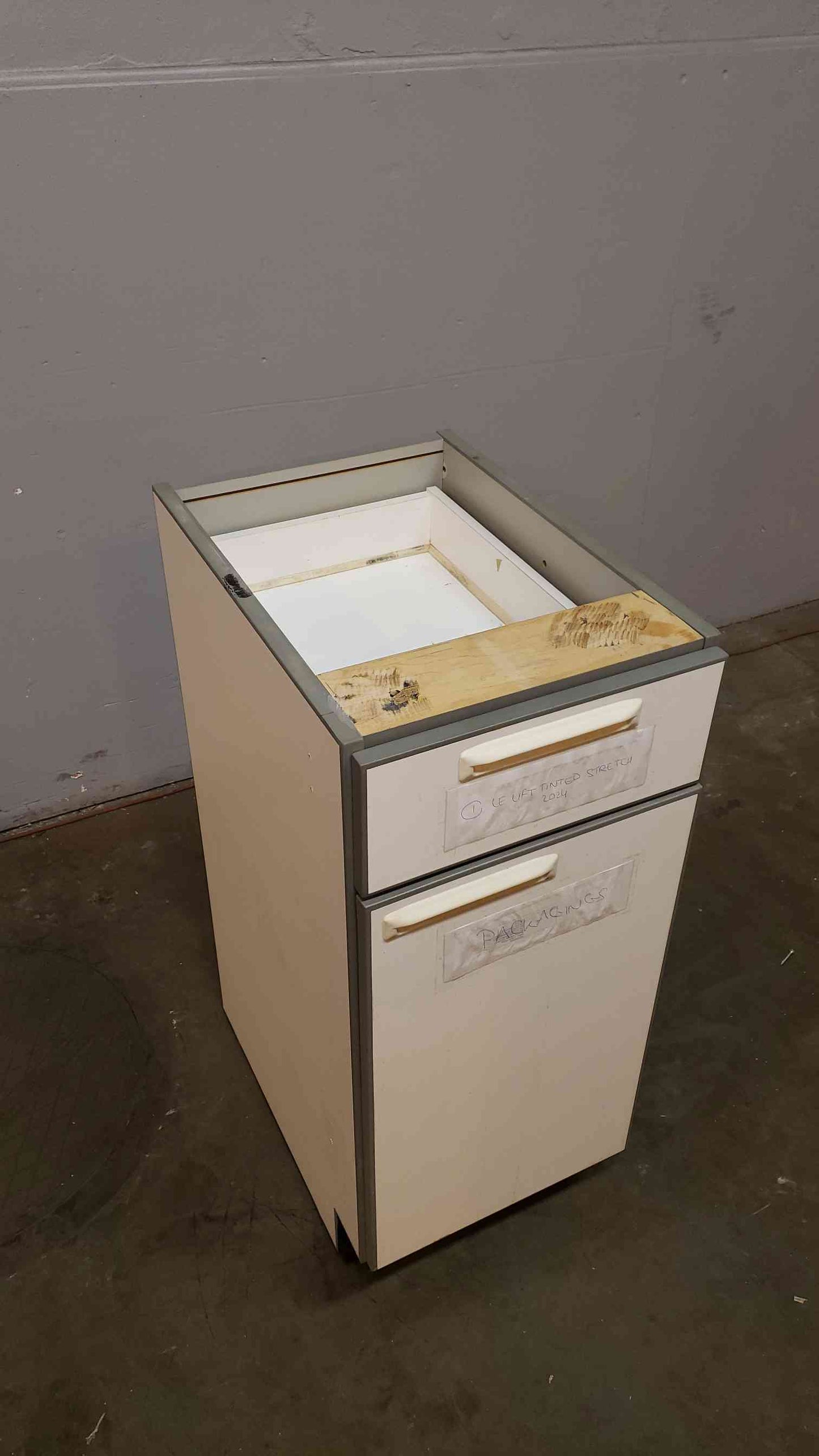 15" Recessed Wooden Casework W/ 1 Drawer 1 Door(Q16685)