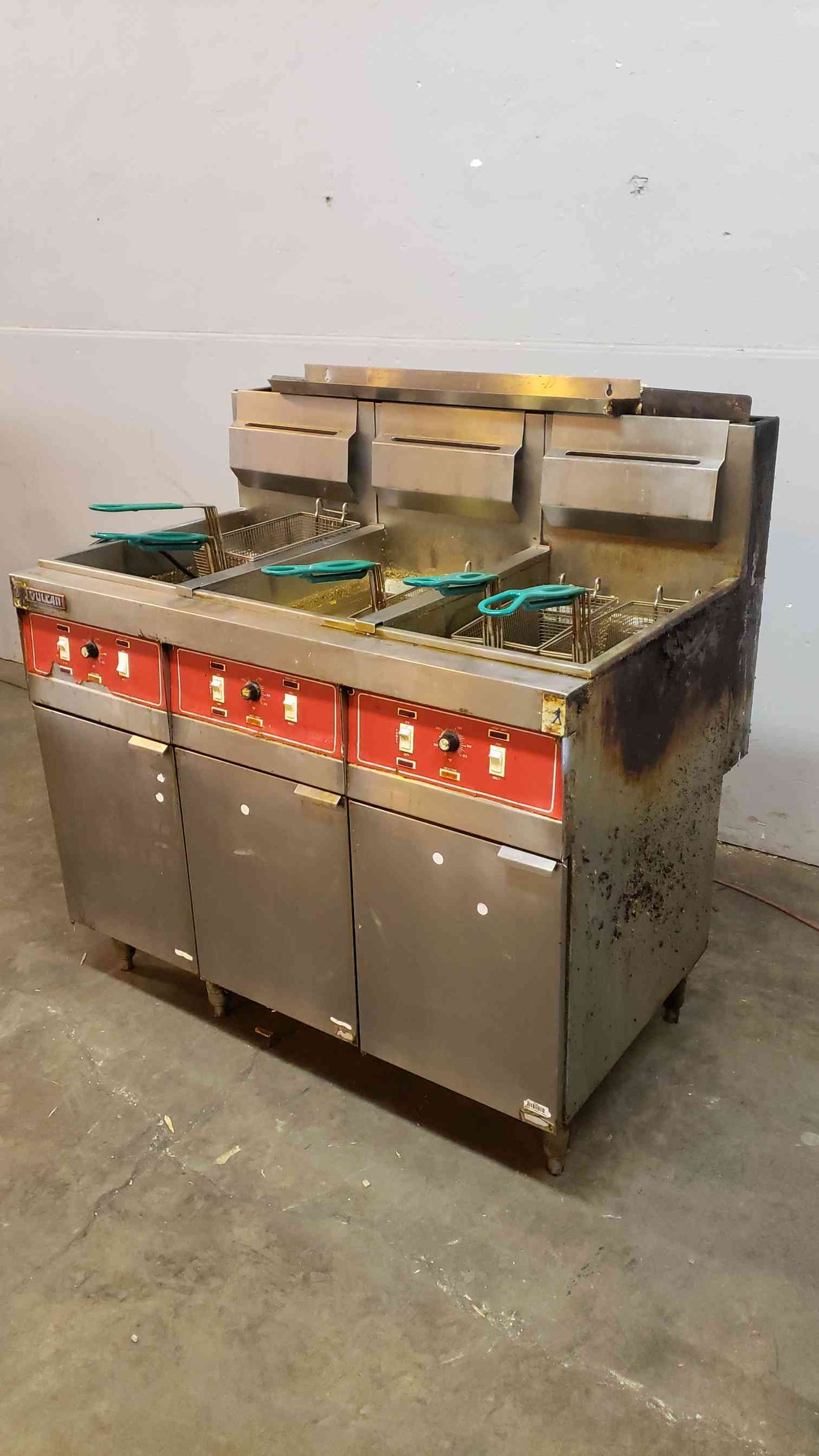 Vulcan 3 Section Commercial Fryer(101057)