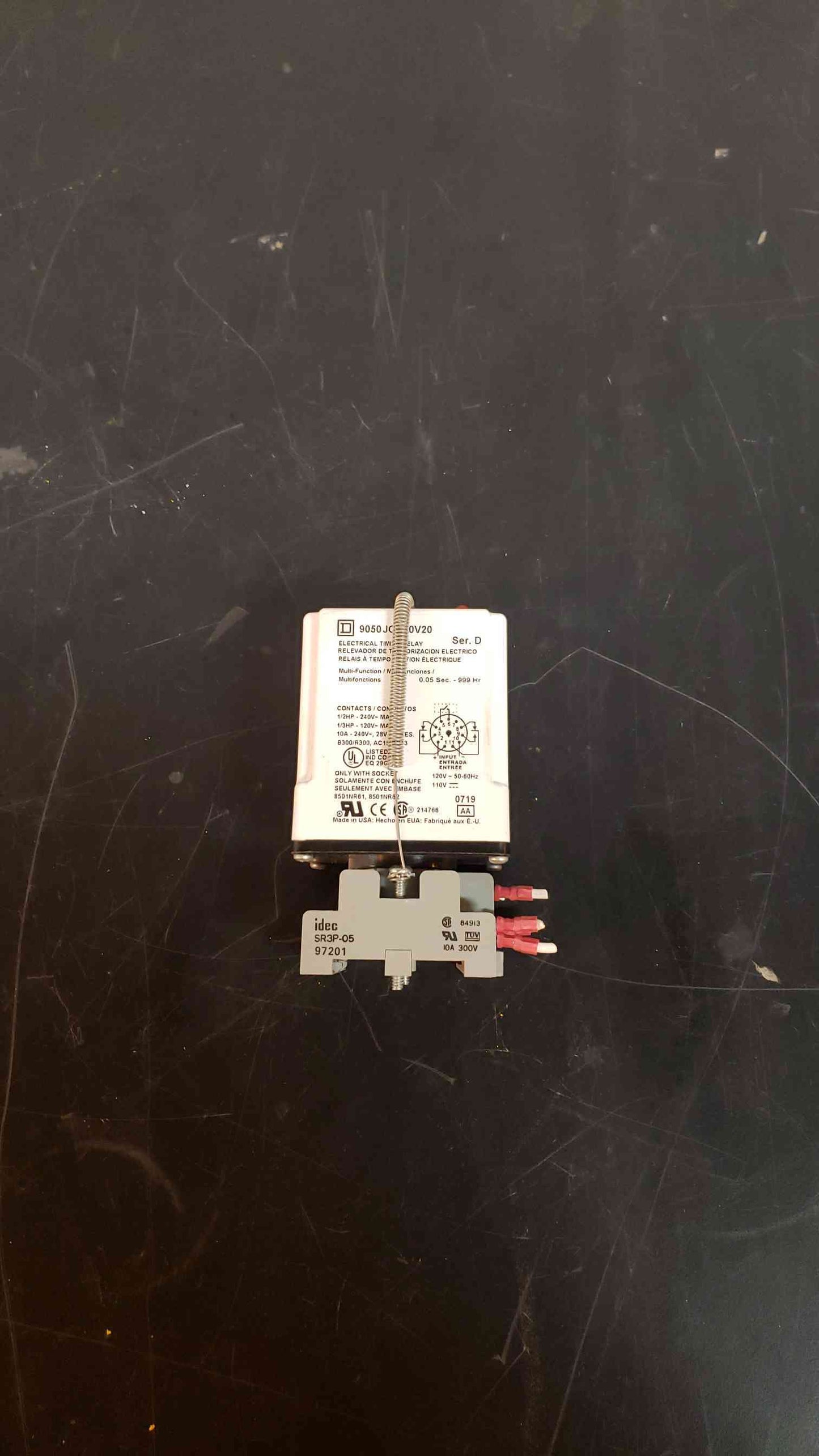 Lot of 2 Square D Electrical Time Delay 9050JCK70V20 (SKU: 1448AA)(1448AA)