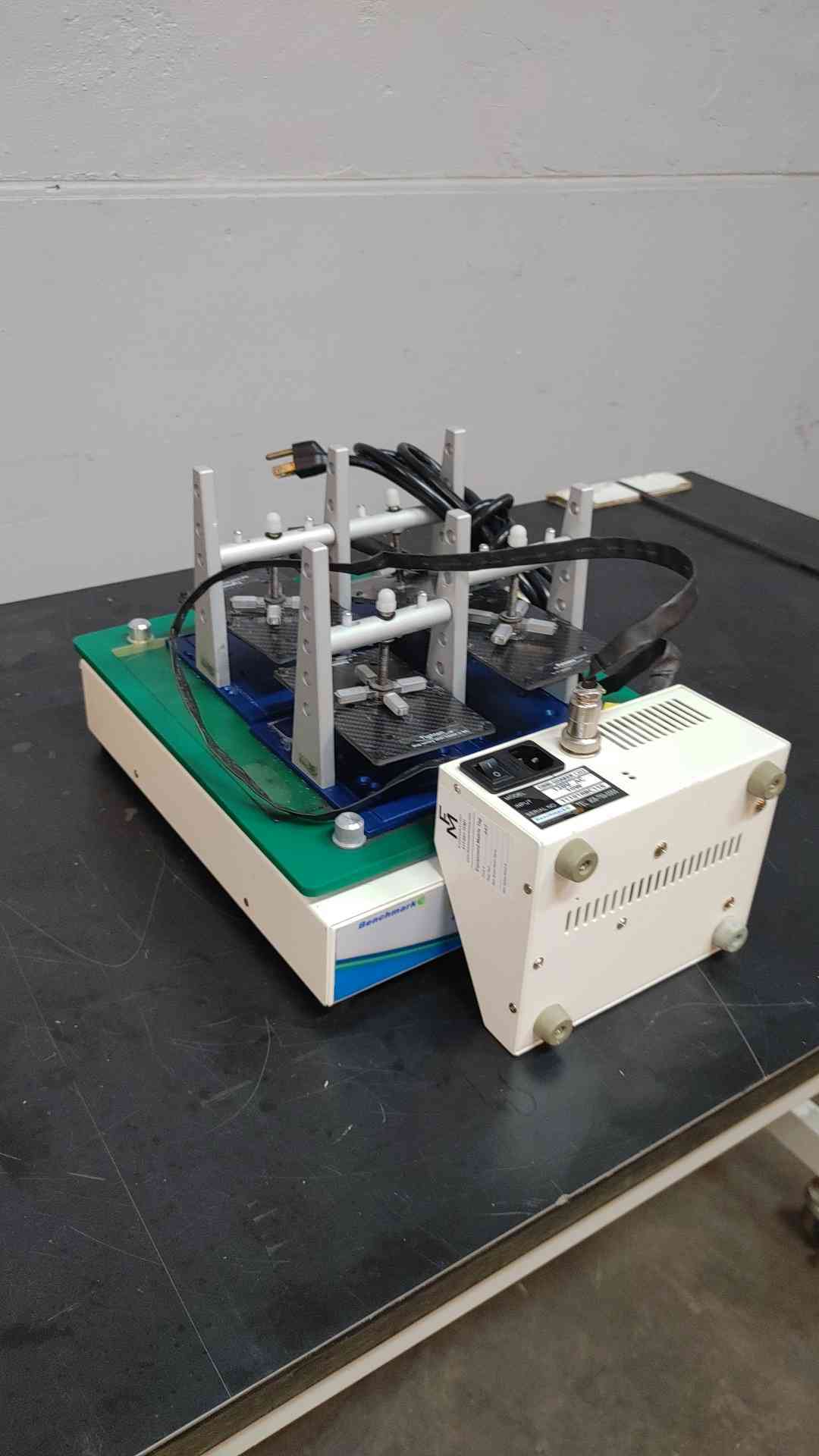 Benchmark Orbi-Shaker CO2 All Environment Shaker