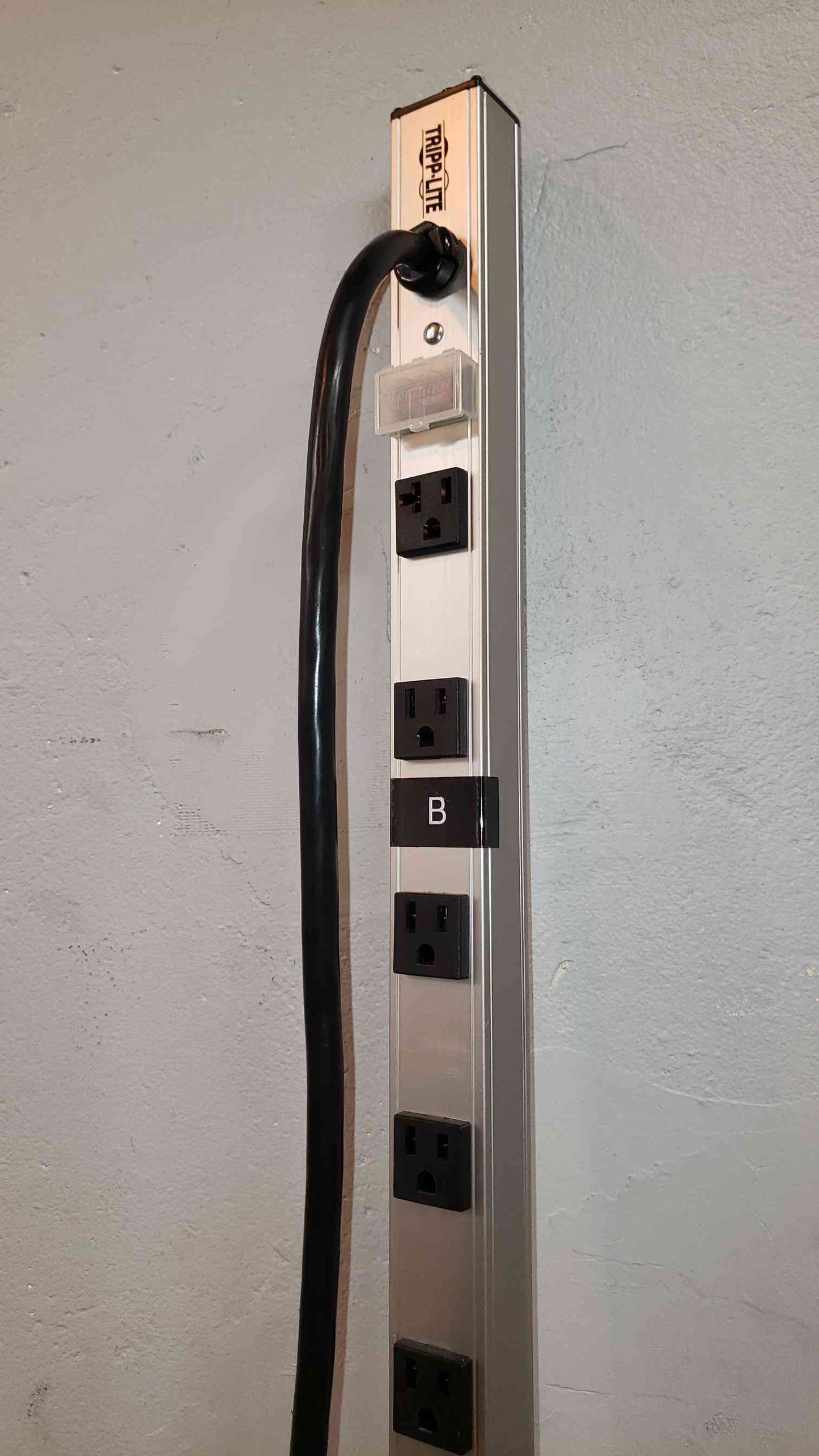 *Pickup Only* Tripp-lite PS7224-20T PDU Strip 20A 120V(100481)
