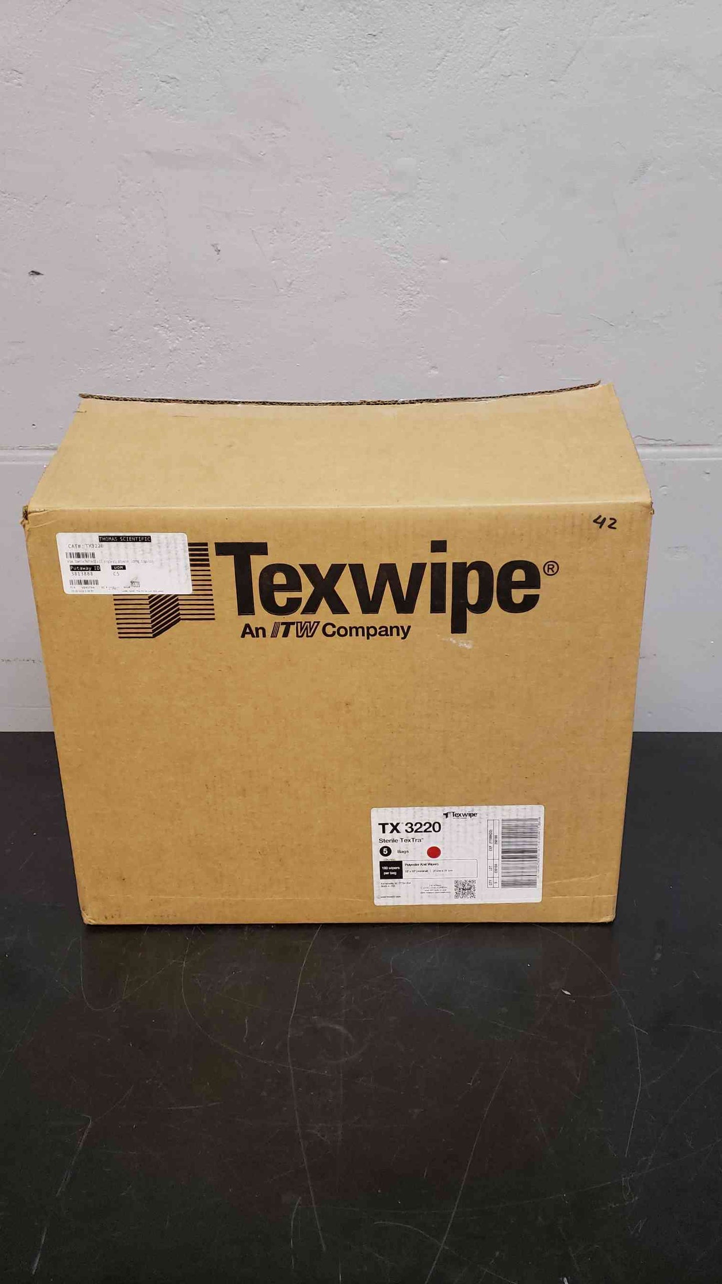 Package of 100 Texwipe Sterile Polyester Knit Wipers TX3220 (SKU: 4373AA)(4373AA)