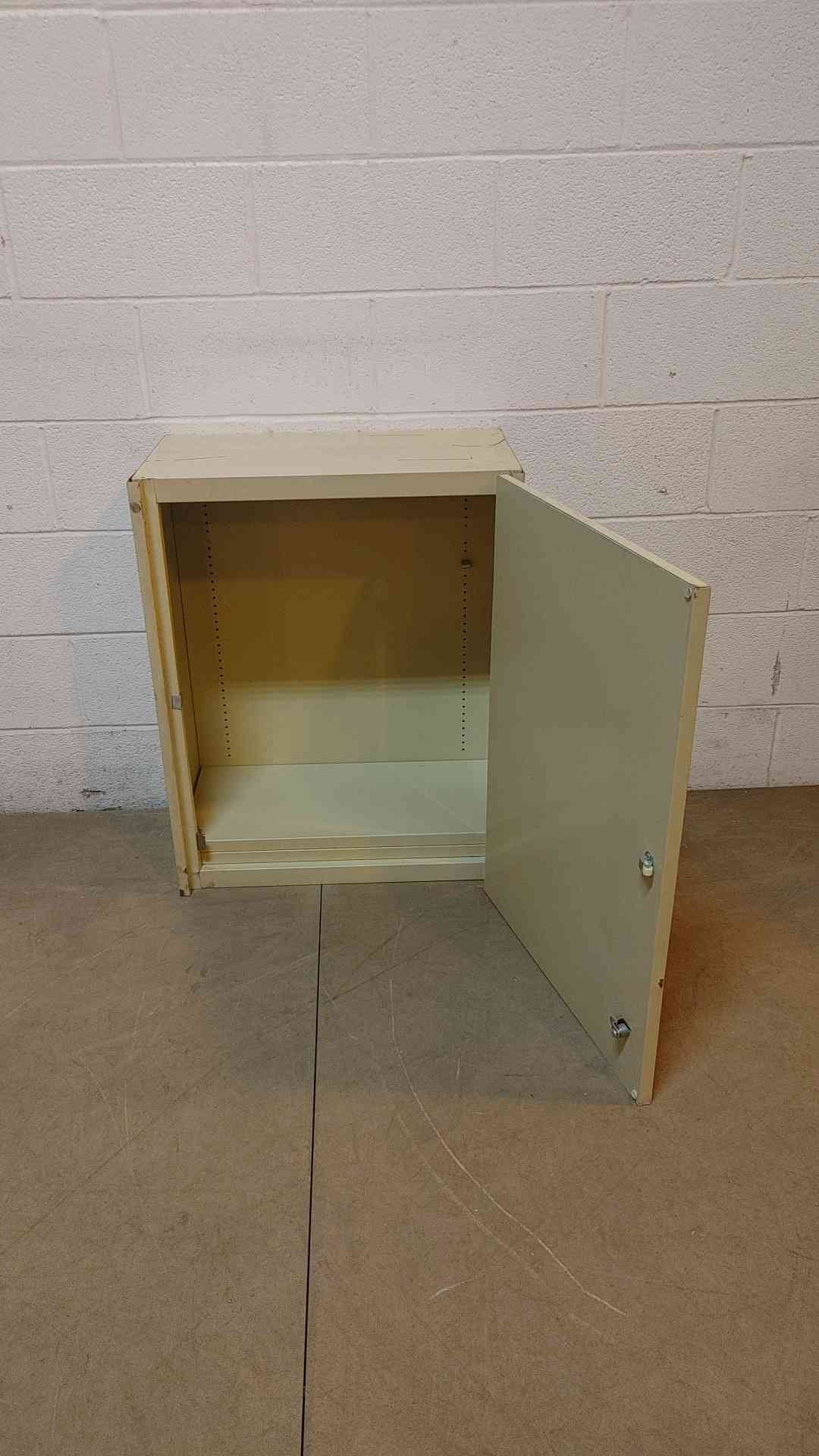 24" Overhead Recessed Cabinet (Q16620)(Q16620)