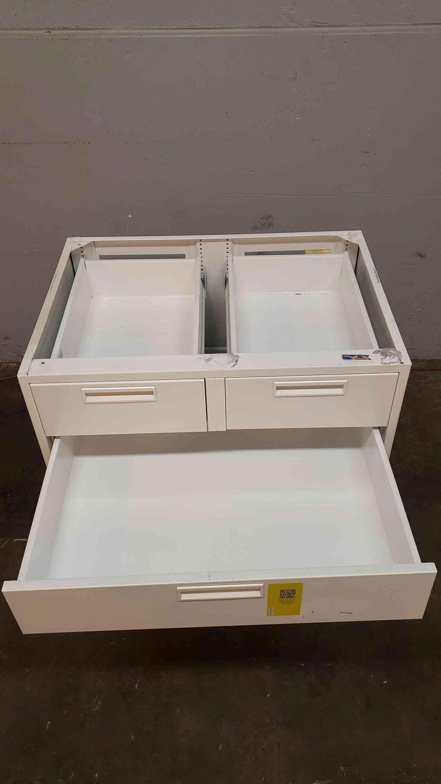 White 30" Fisher Hamilton Casework W/ 5 Drawers(3870AA)
