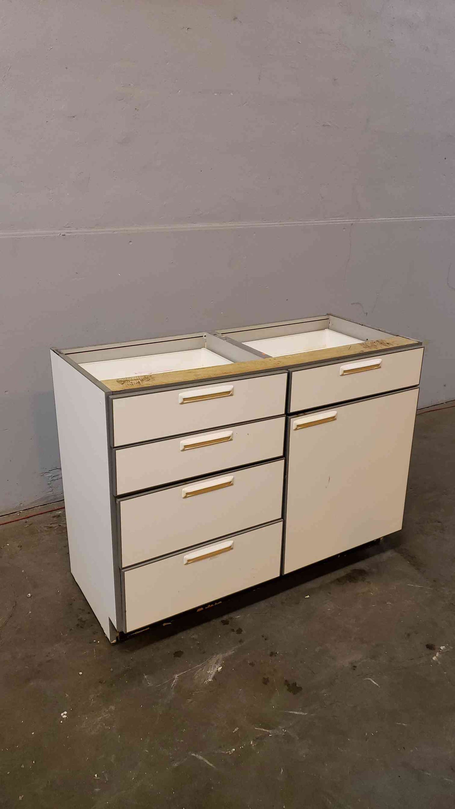 4' Recessed Wooden Casework W/ 5 Drawers 1 Door(Q16659)