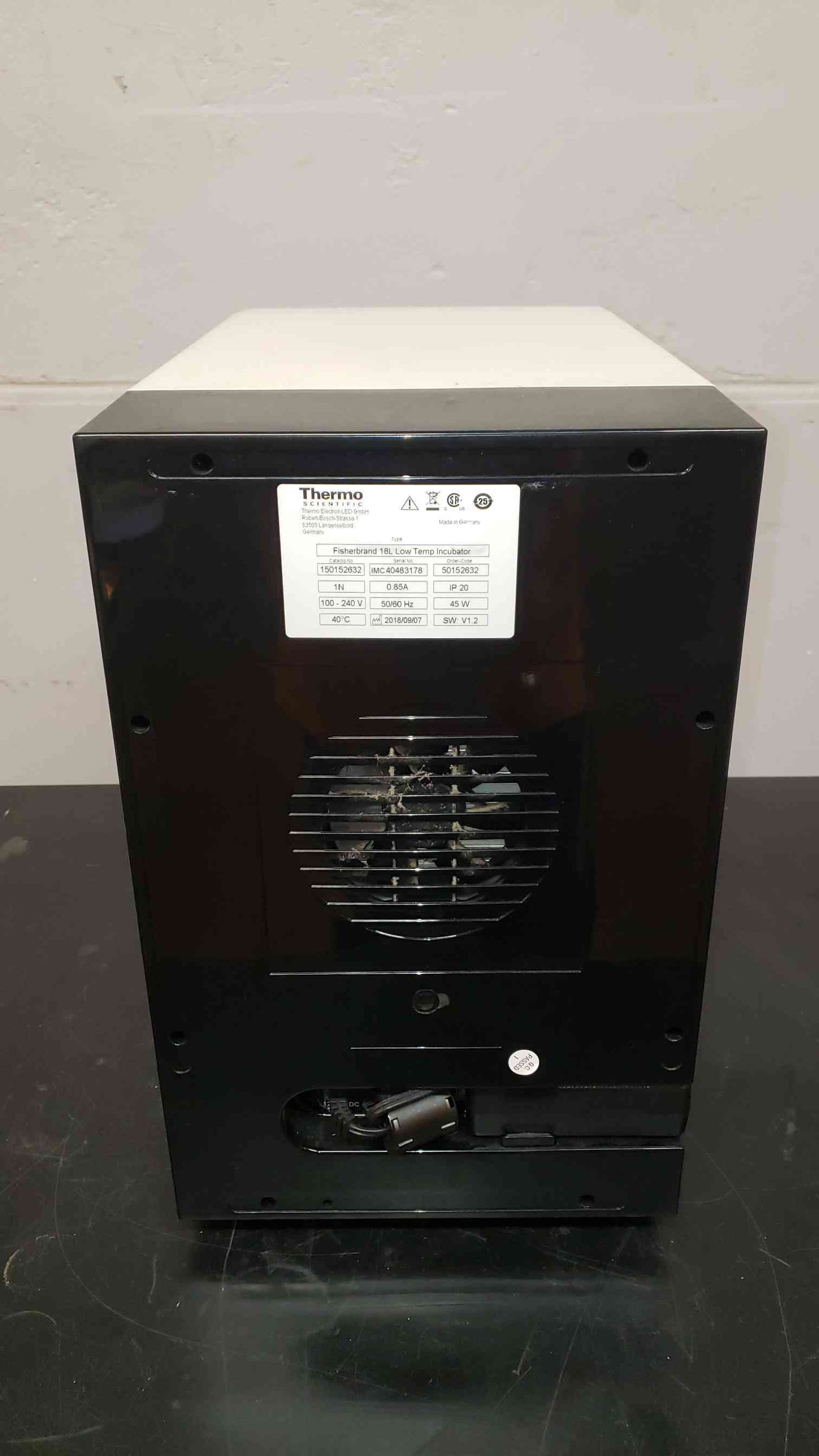 Thermo Scientific Fisherbrand 18L Low Temp Incubator (SKU: 3900AA)