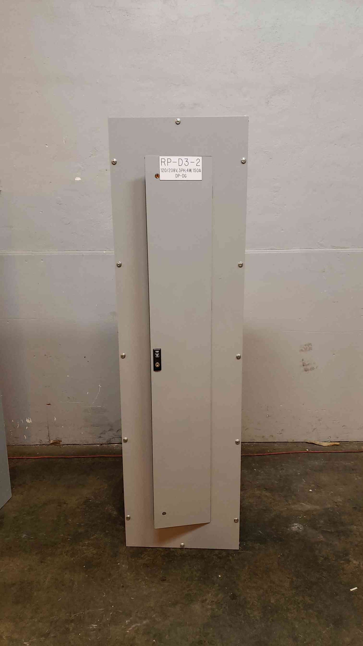 Westinghouse 6' Panel Box (SKU: 3393AA)(3393AA)