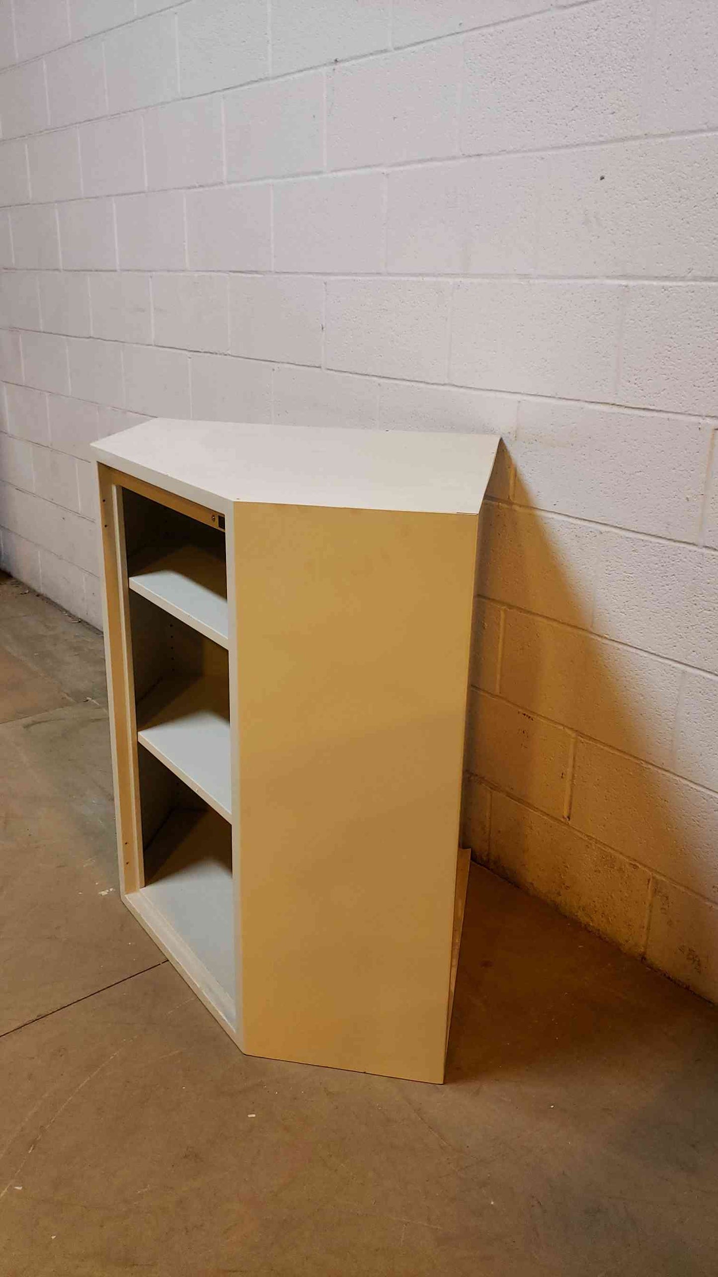 27" Corner Overhead Cabinet (Q16690)(Q16690)