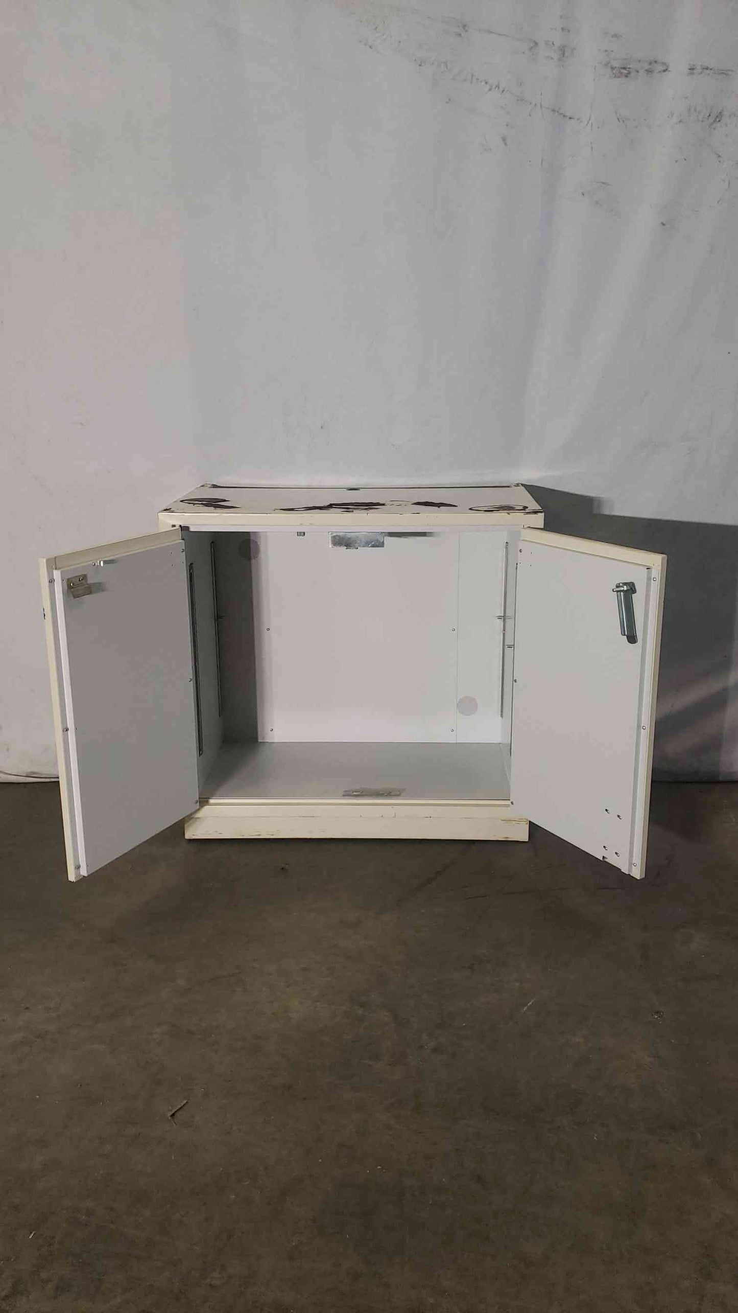 36x22x35 Flammable Tan Cabinet(100156)
