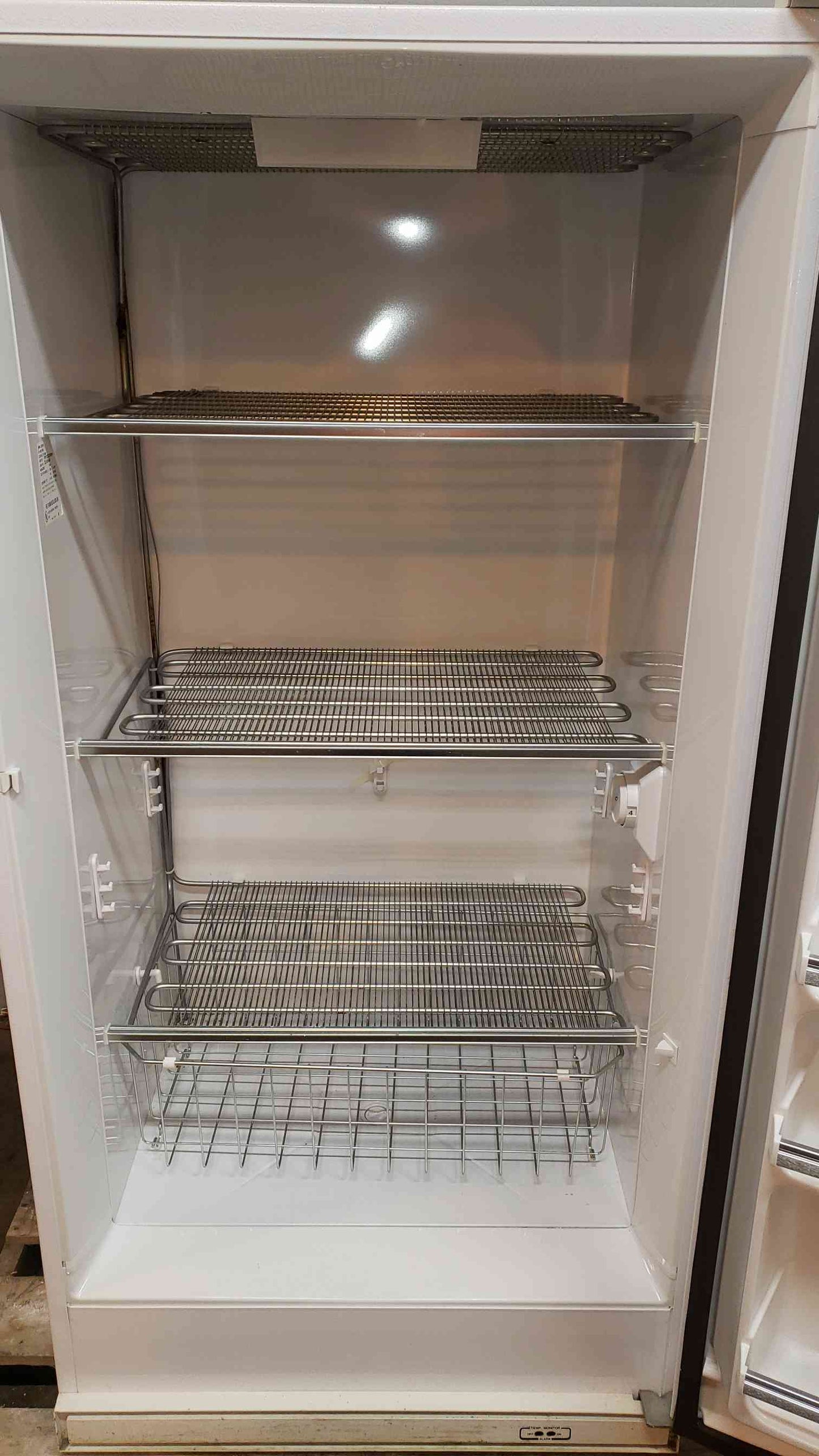 GE Household Upright Freezer FPQ7DSCRWH -10� (SKU: 3881AA)(3881AA)