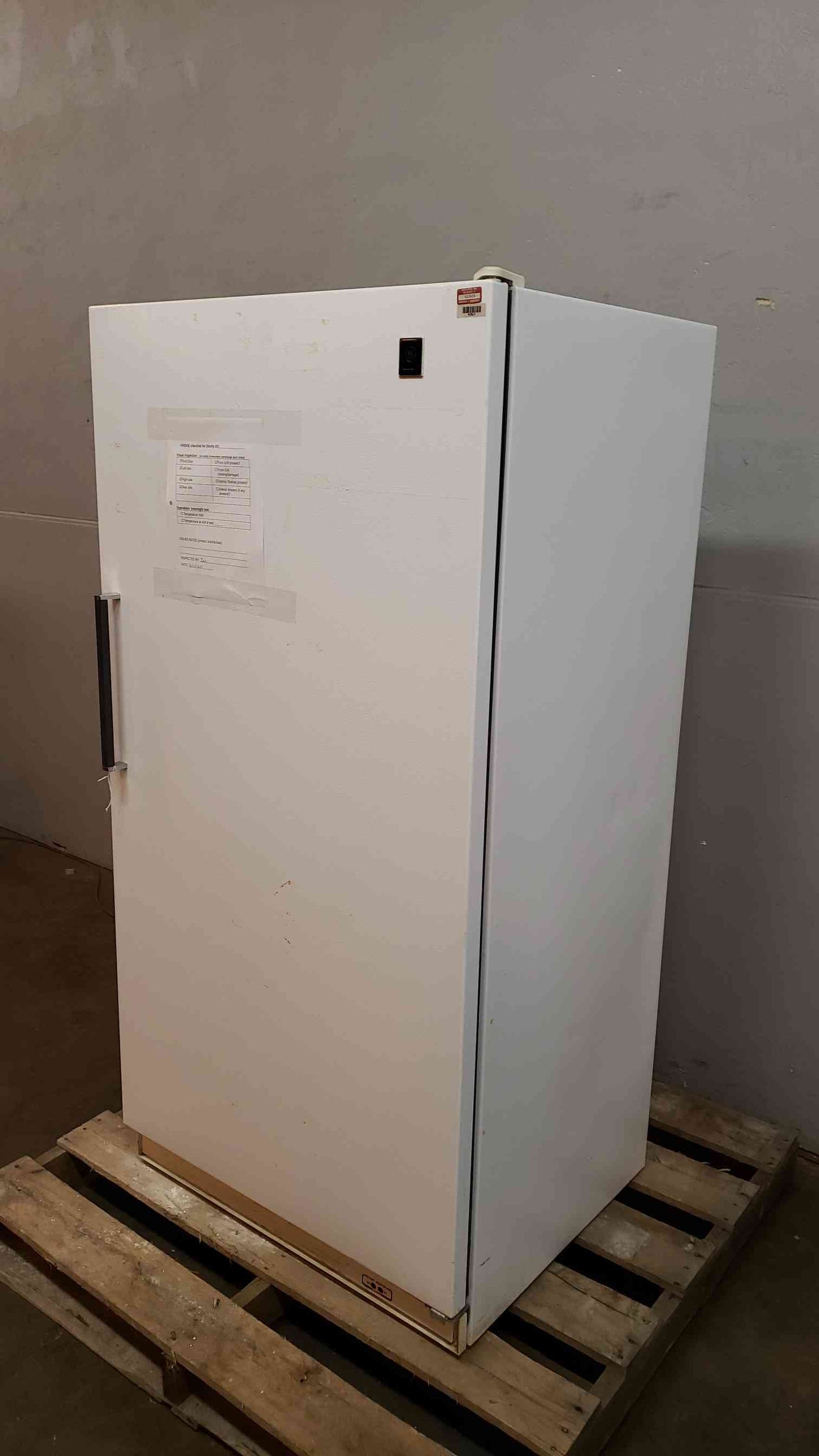 GE Household Upright Freezer FPQ7DSCRWH -10� (SKU: 3881AA)(3881AA)