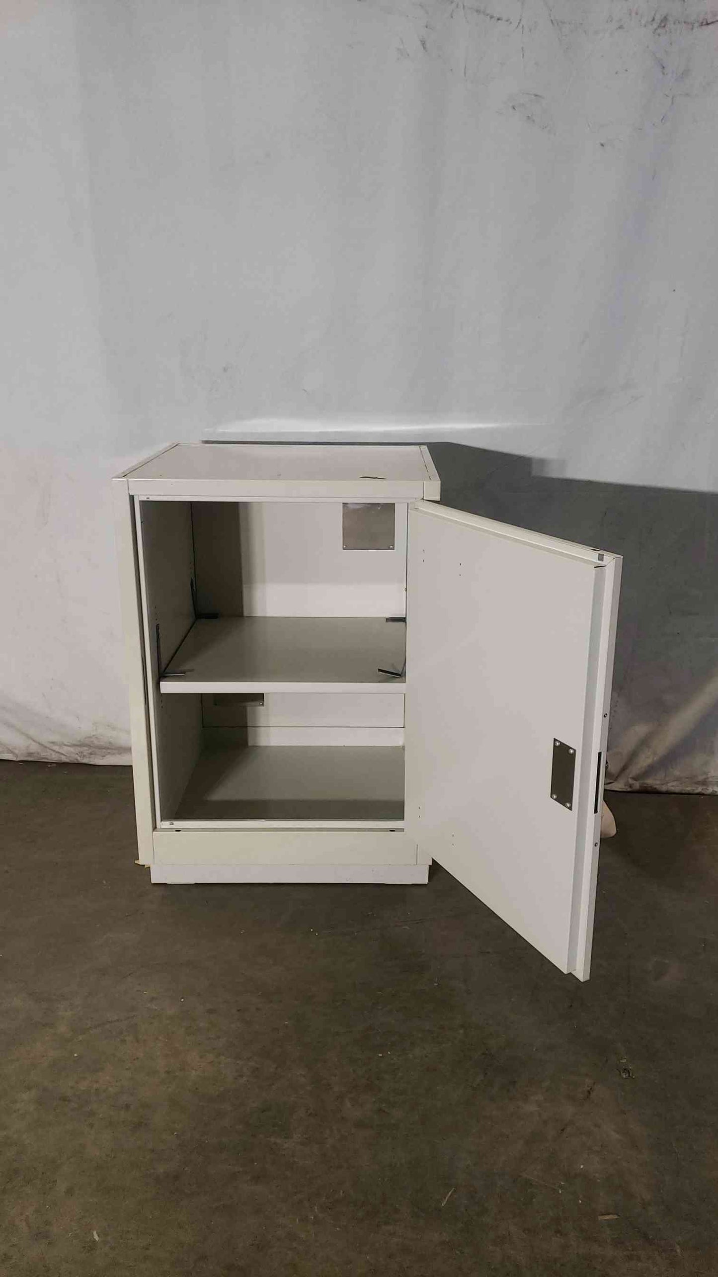 24x22x35 1 Door Flammable Cabinet(100247)