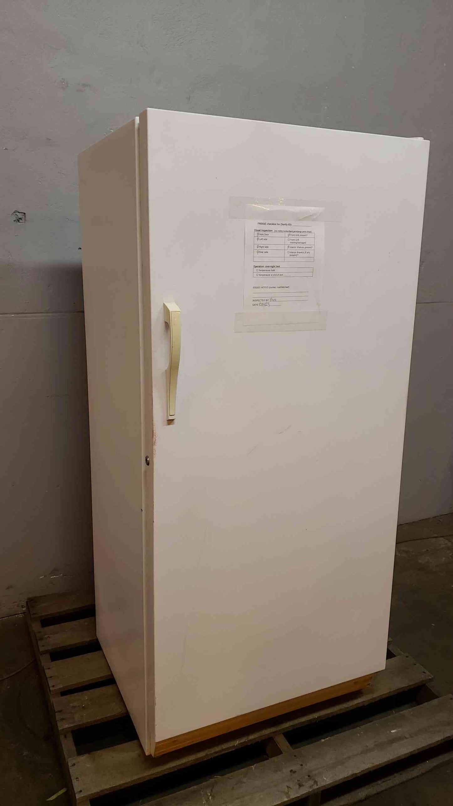 TESTED Wood's Household Freezer F17WUA -20 DEGREES (SKU: 1939AA)(1939AA)