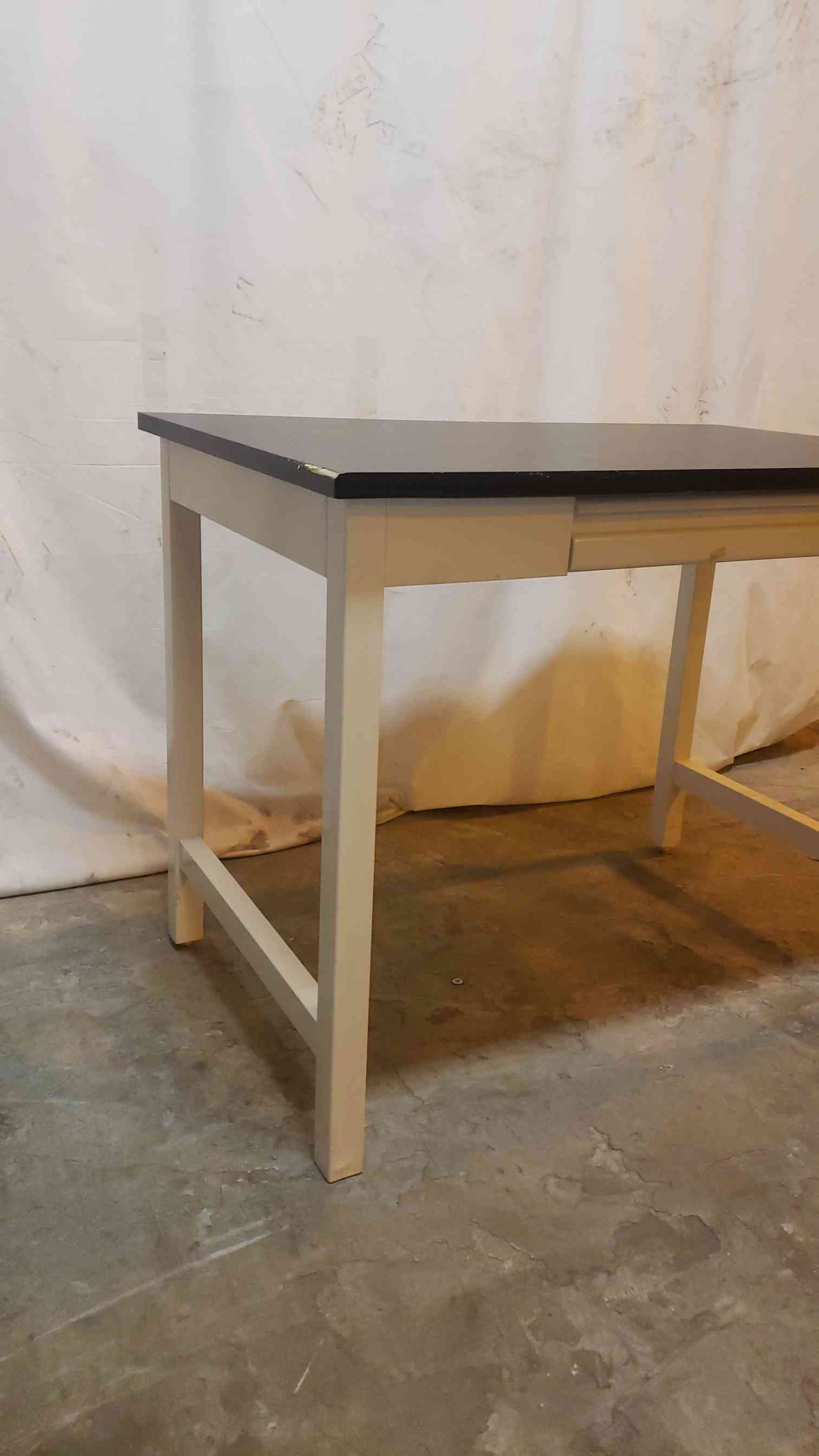 Kewaunee Contour Chem Resistant 4' Lab Table(1144AA)