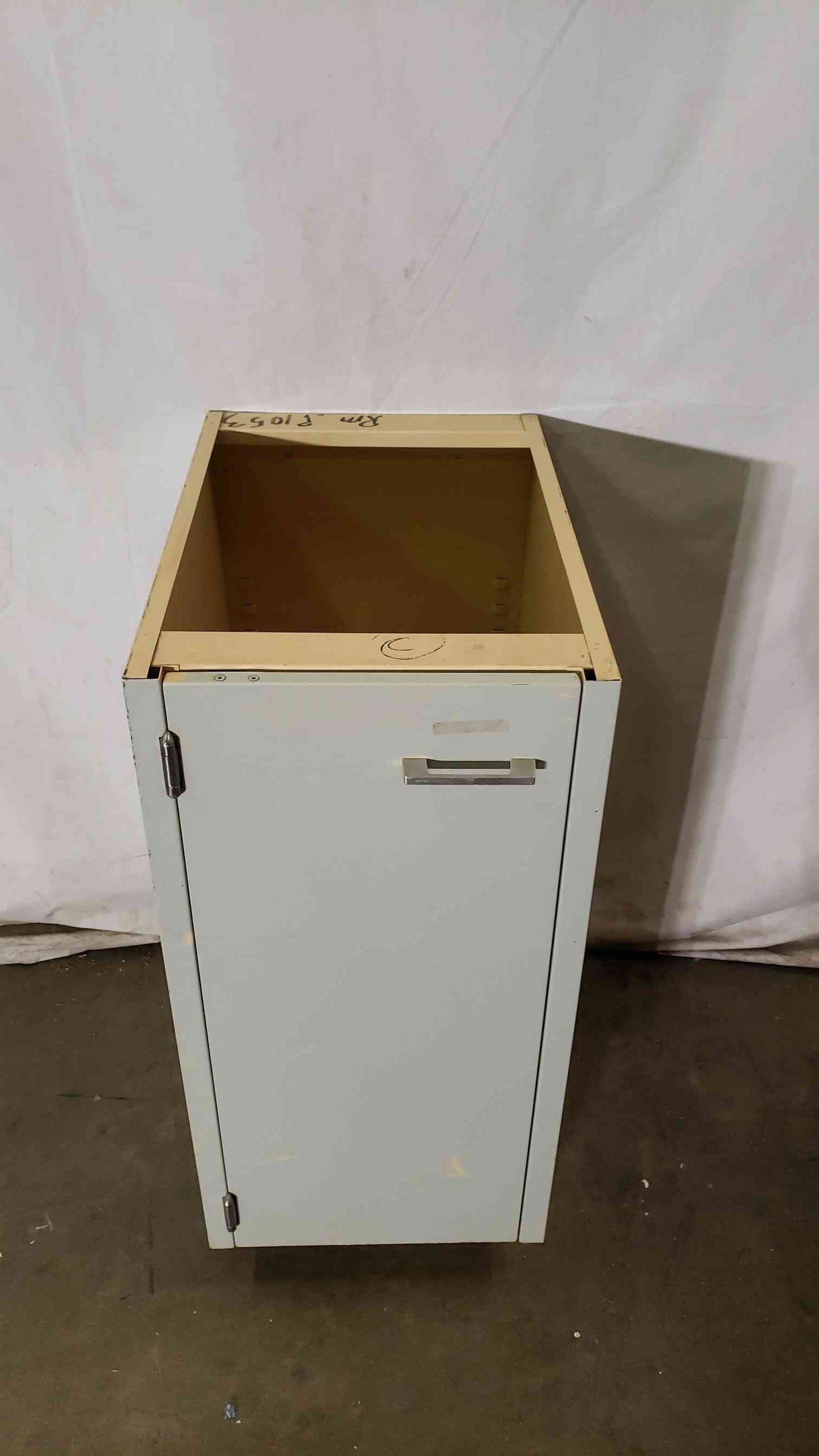15" St Charles Cabinet(100554)