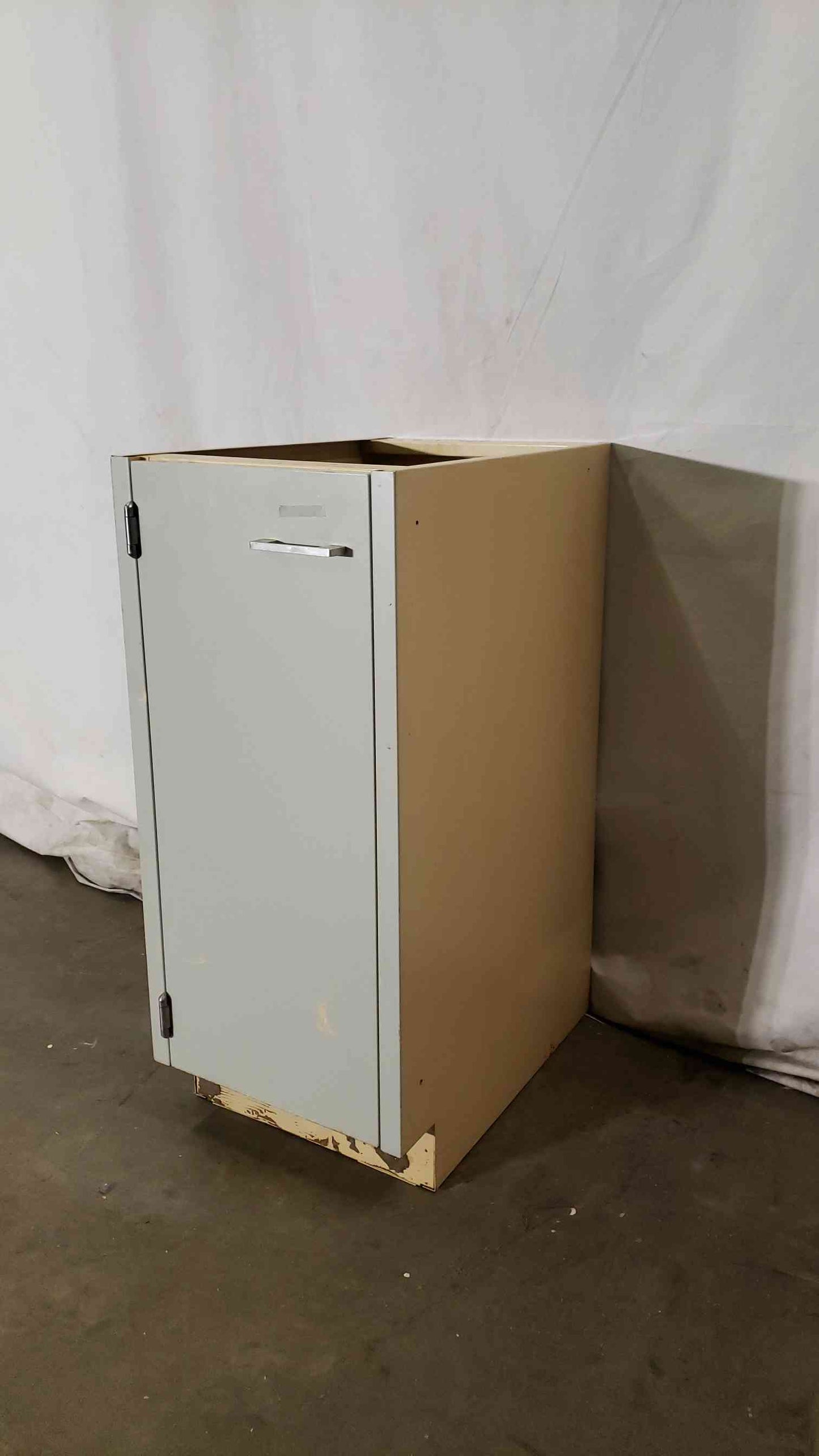 15" St Charles Cabinet(100554)
